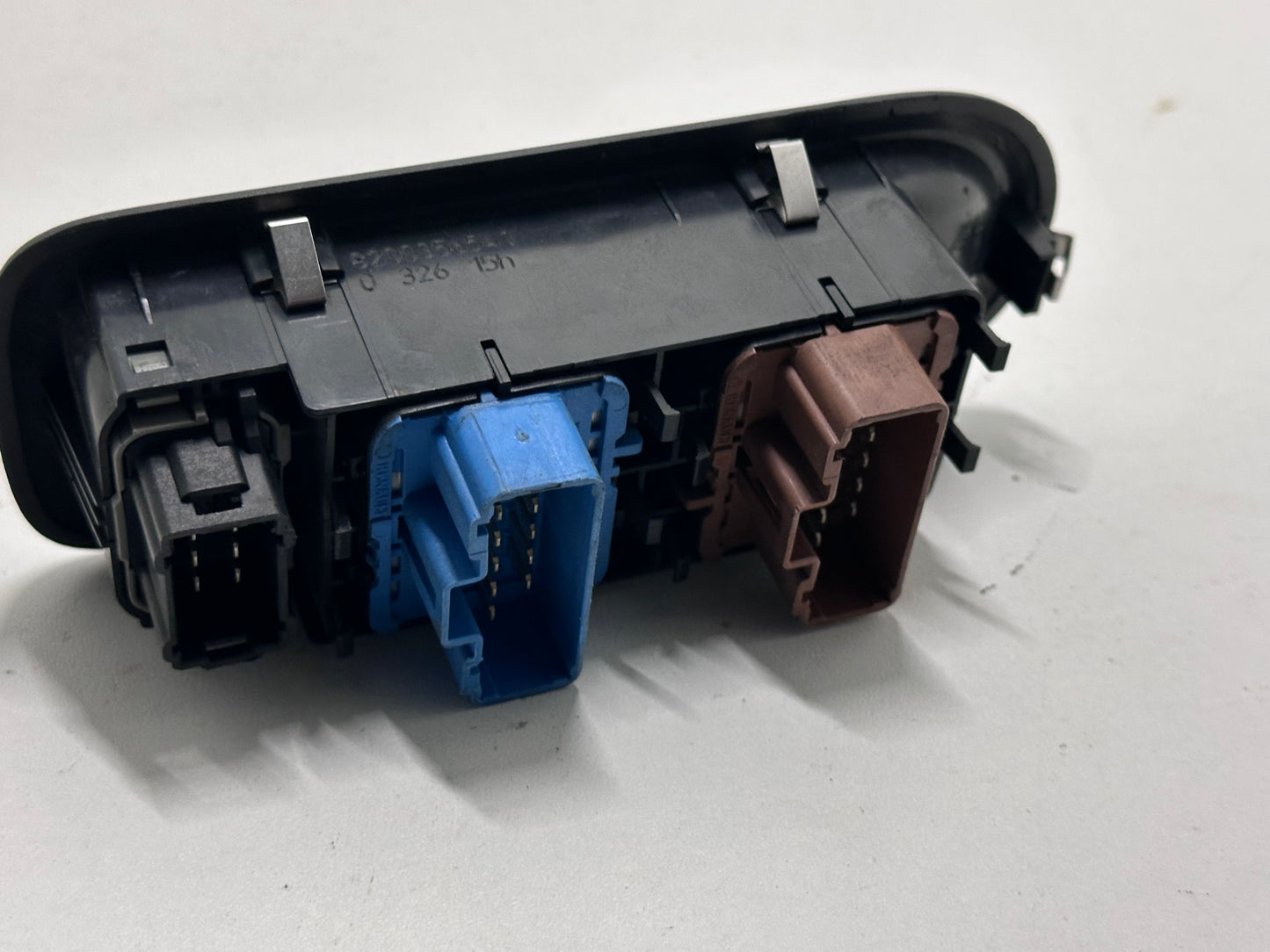 Renault Télécommande Lève-vitre avant gauche compatible Clio Grandtour 82003565418200356541 (utilisé) (id:palnp2757582)
