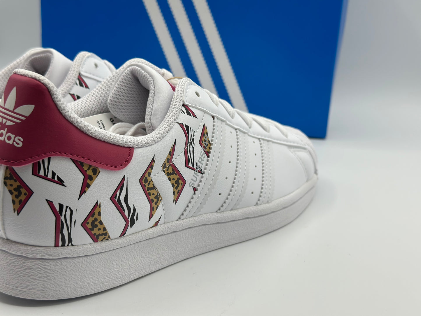 adidas
adidas Originals Superstar J « Blanc Rouge » FY2668