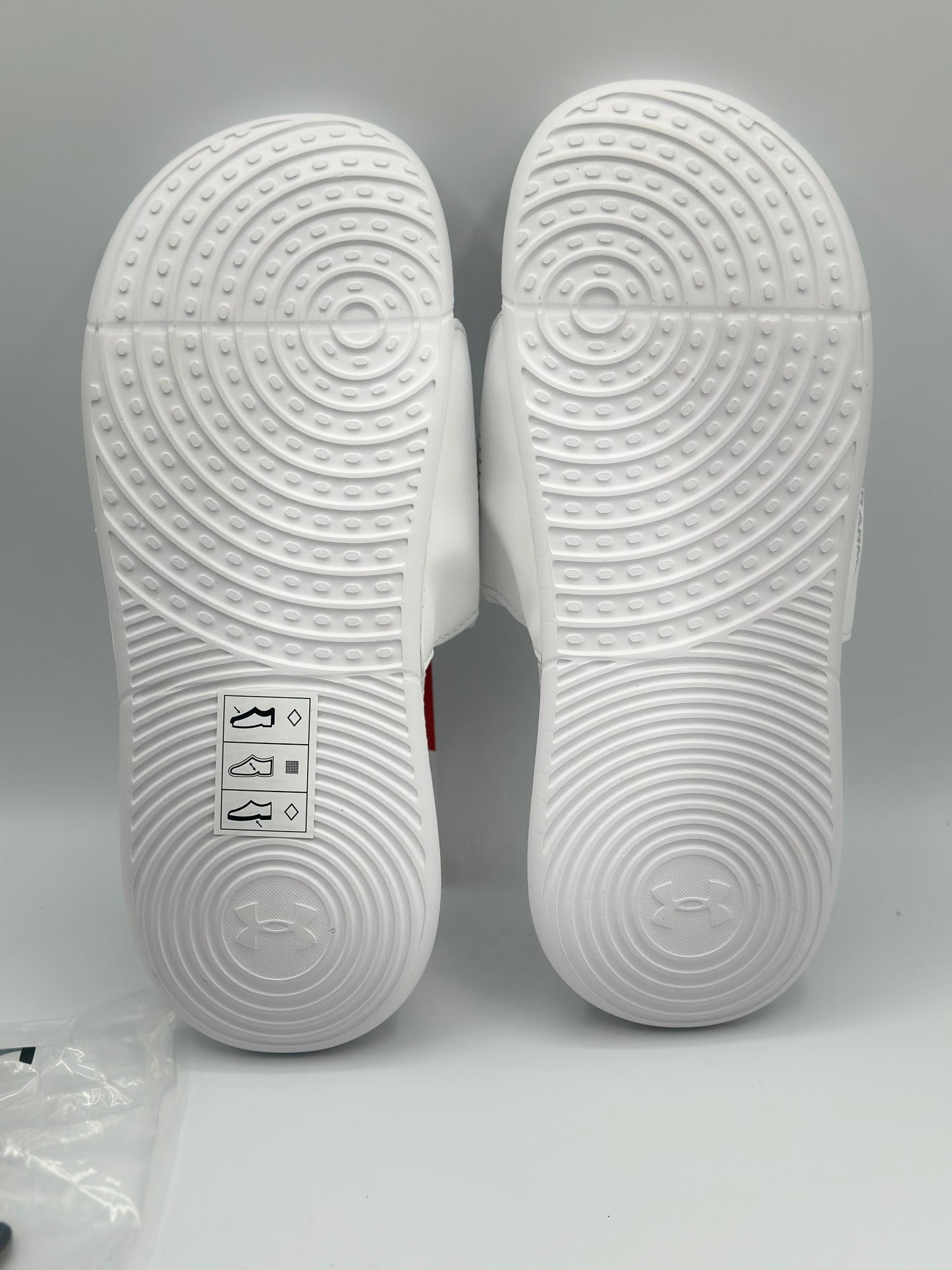 Sandales UNDER armour Chaussures / Claquettes & Sandales taille 4