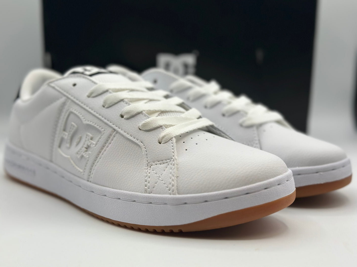 DC Shoes Striker-pour Homme Basket, Blanc, 44 EU