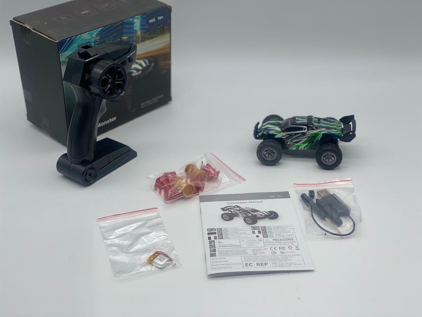 Voiture télécommandée de Course LED intégrée 2.4GHz Taille 1:32
2 Batteries incluses Voiture