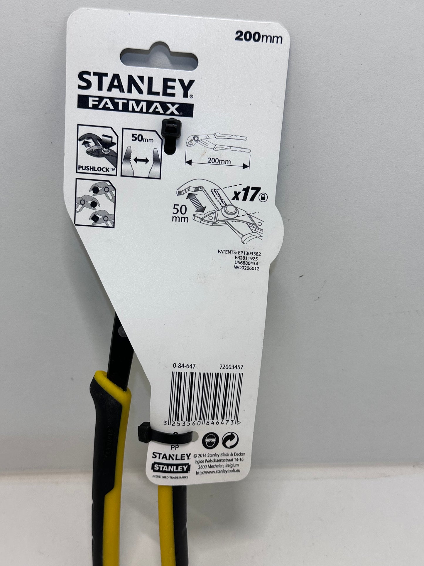 STANLEY 0-84-647 - Pince Multiprise À Verrouillage Gamme FATMAX - Mâchoire Renforcée Par Induction - Bouton Pushlock 17 Positions - Poignée Bi Matière - Finition Black Chrome - Normes Iso/Din 8976.