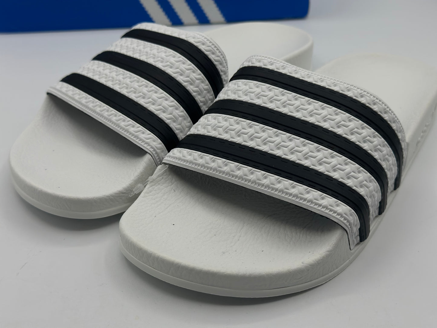 adidas Mixte Adilette Chaussures de Plage & Piscine taille 38