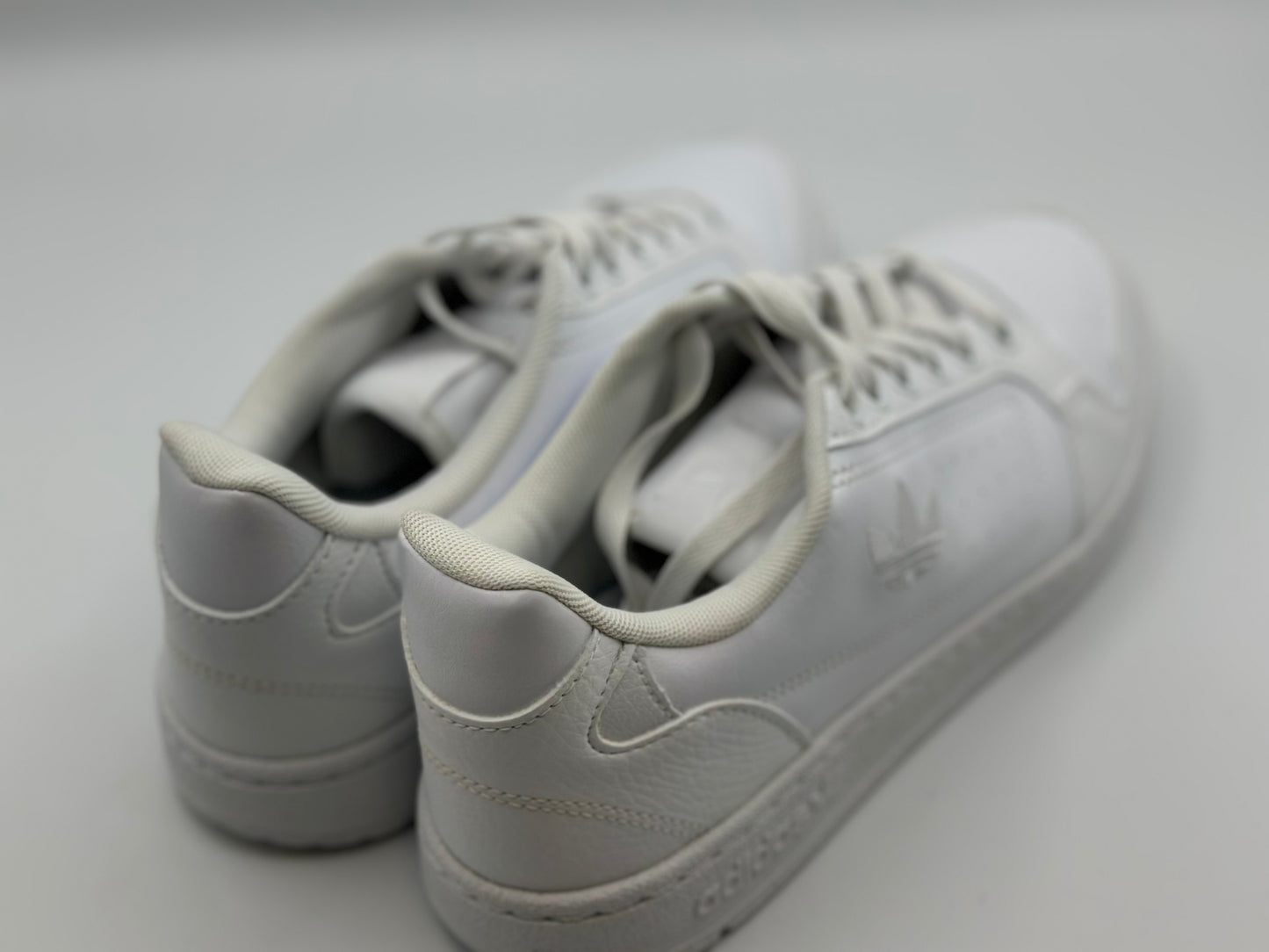 ADIDAS
Footwear White / Footwear White / Grey One