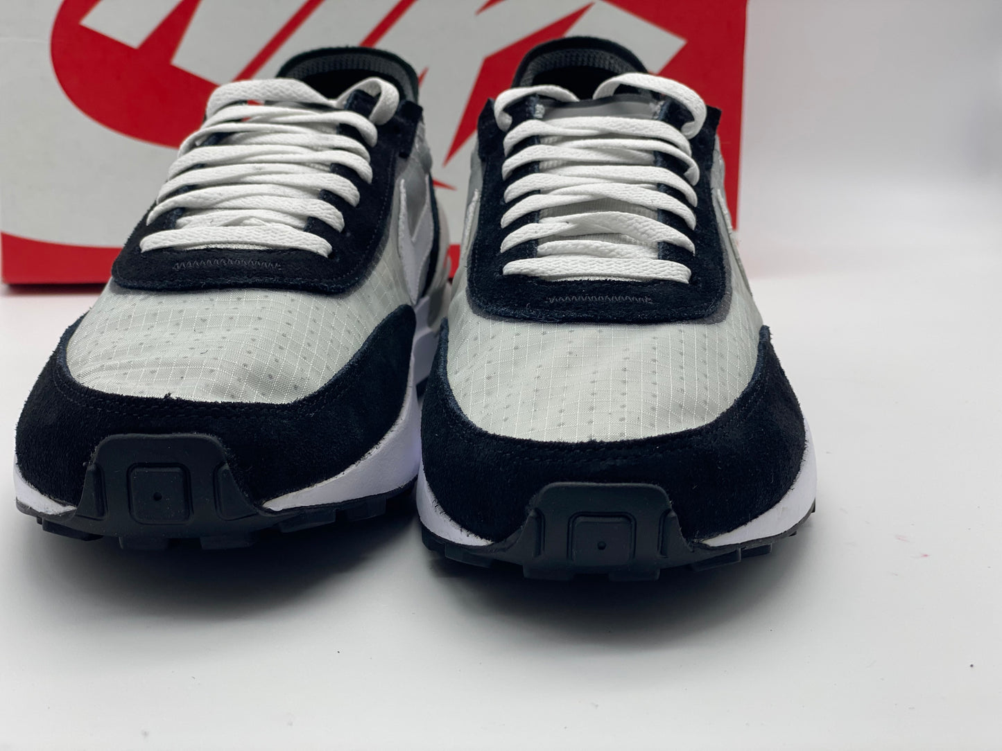 Nike Chaussure pour Homme neuves et authentique taille 42,5 et 43