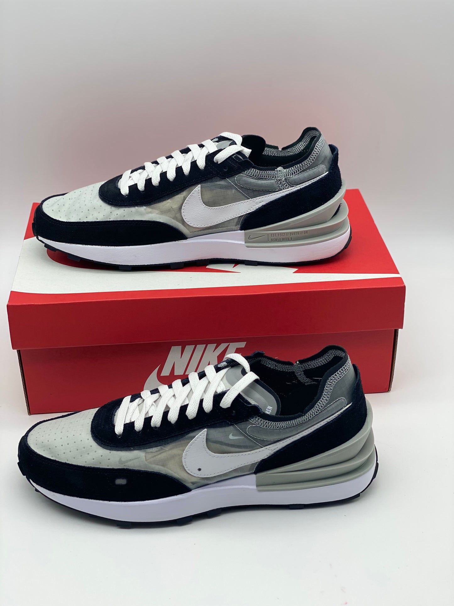 Nike Chaussure pour Homme neuves et authentique taille 42,5 et 43