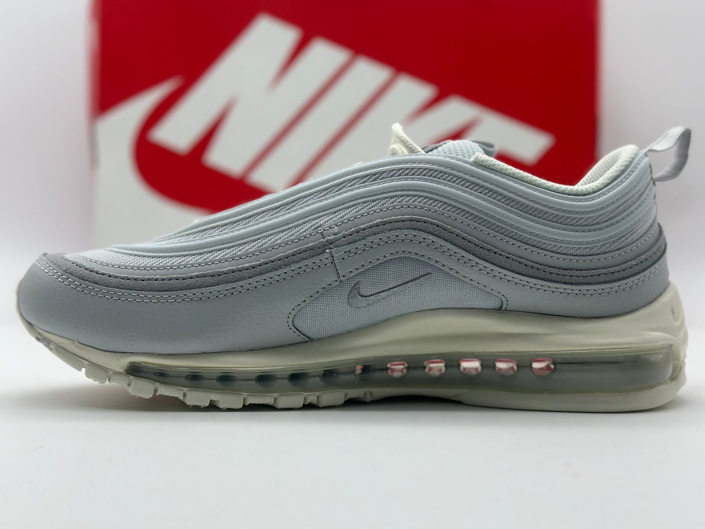 Nike Sportswear
AIR MAX 97 - Baskets basses neuves et authentique tailles. 42,5. Et 44