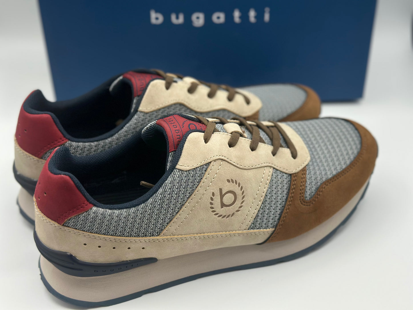 Baskets basses en mesh beige à semelle running semi-compensée à talon renforcé et lacets plats