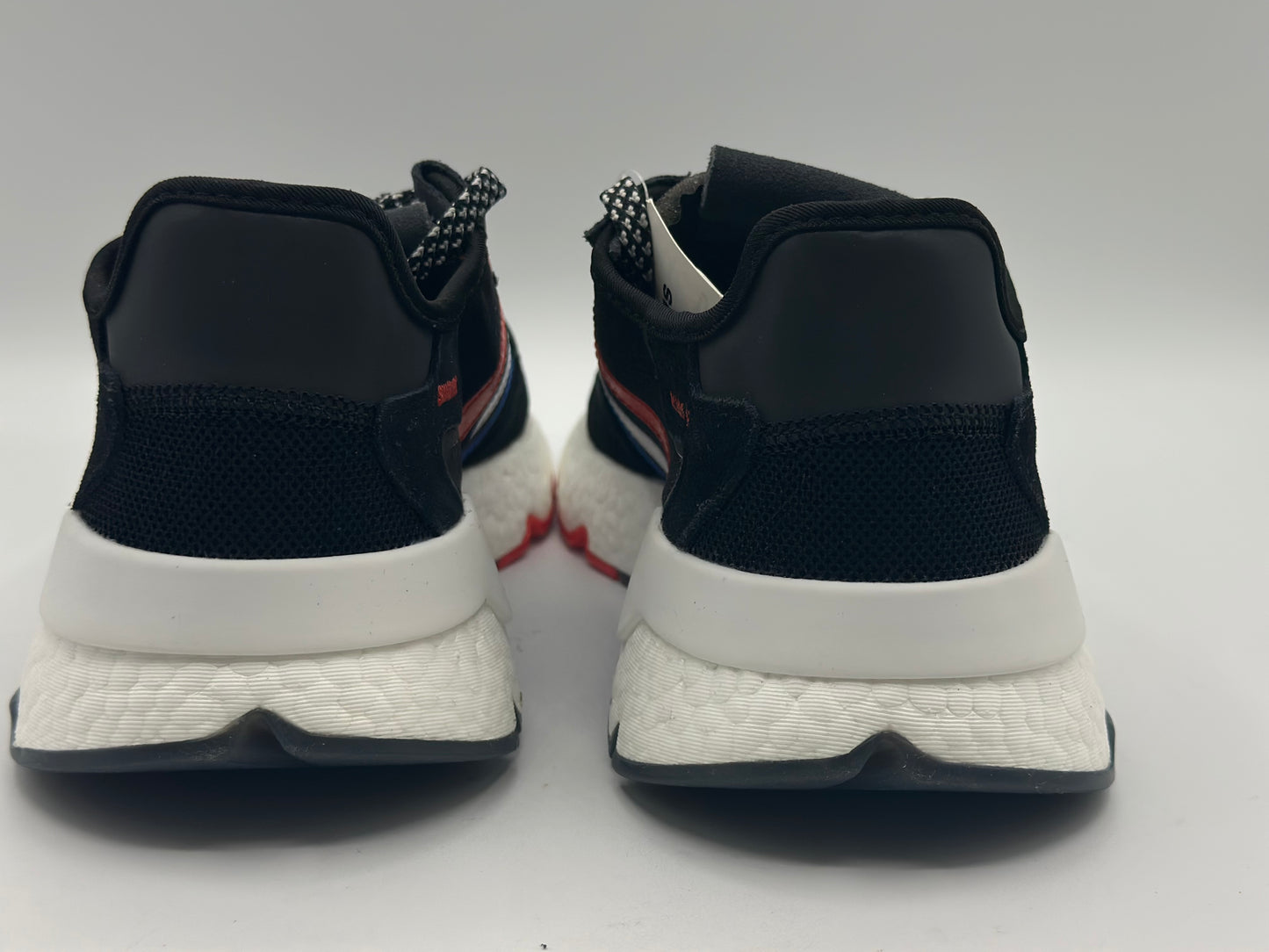 adidas Nite Jogger
Noir de base Bleu puissant
