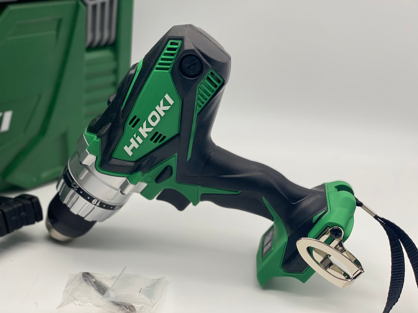 HIKOKI Perceuse-visseuse sans fil (sans chargeur, batterie avec mallette de transport