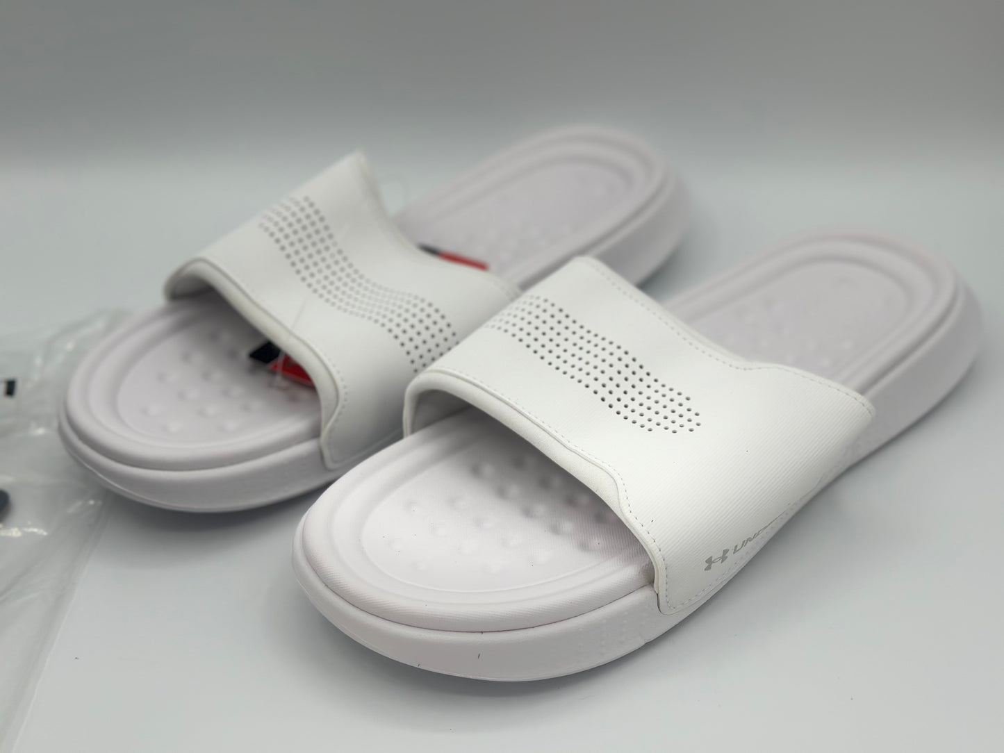 Sandales UNDER armour Chaussures / Claquettes & Sandales taille 4