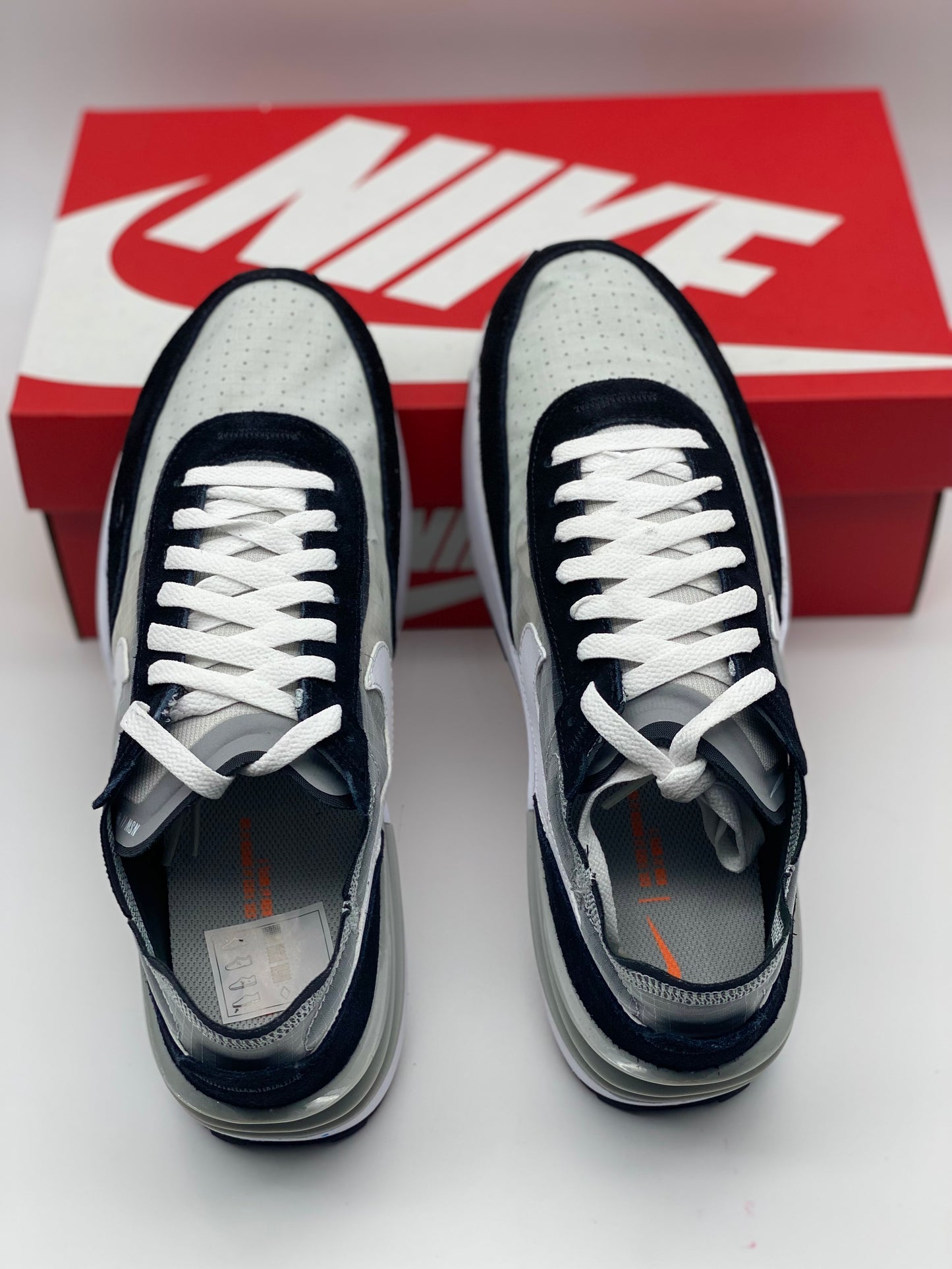 Nike Chaussure pour Homme neuves et authentique taille 42,5 et 43