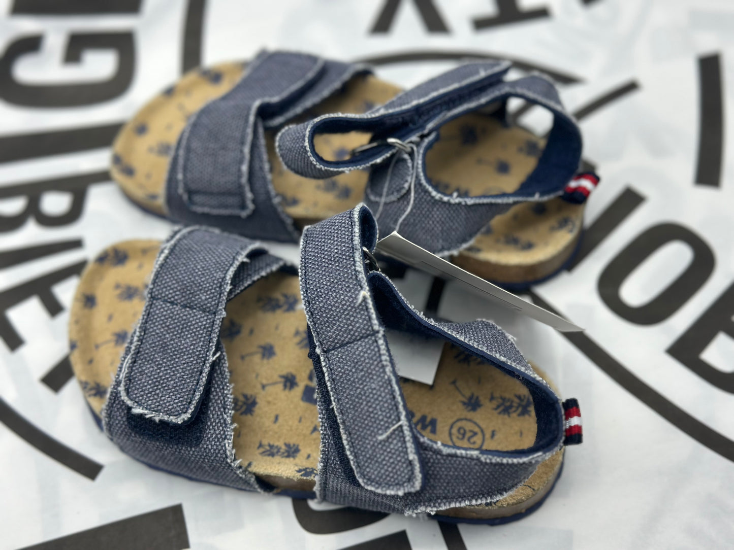 Mules pour fille à scratch taille 26 neuves