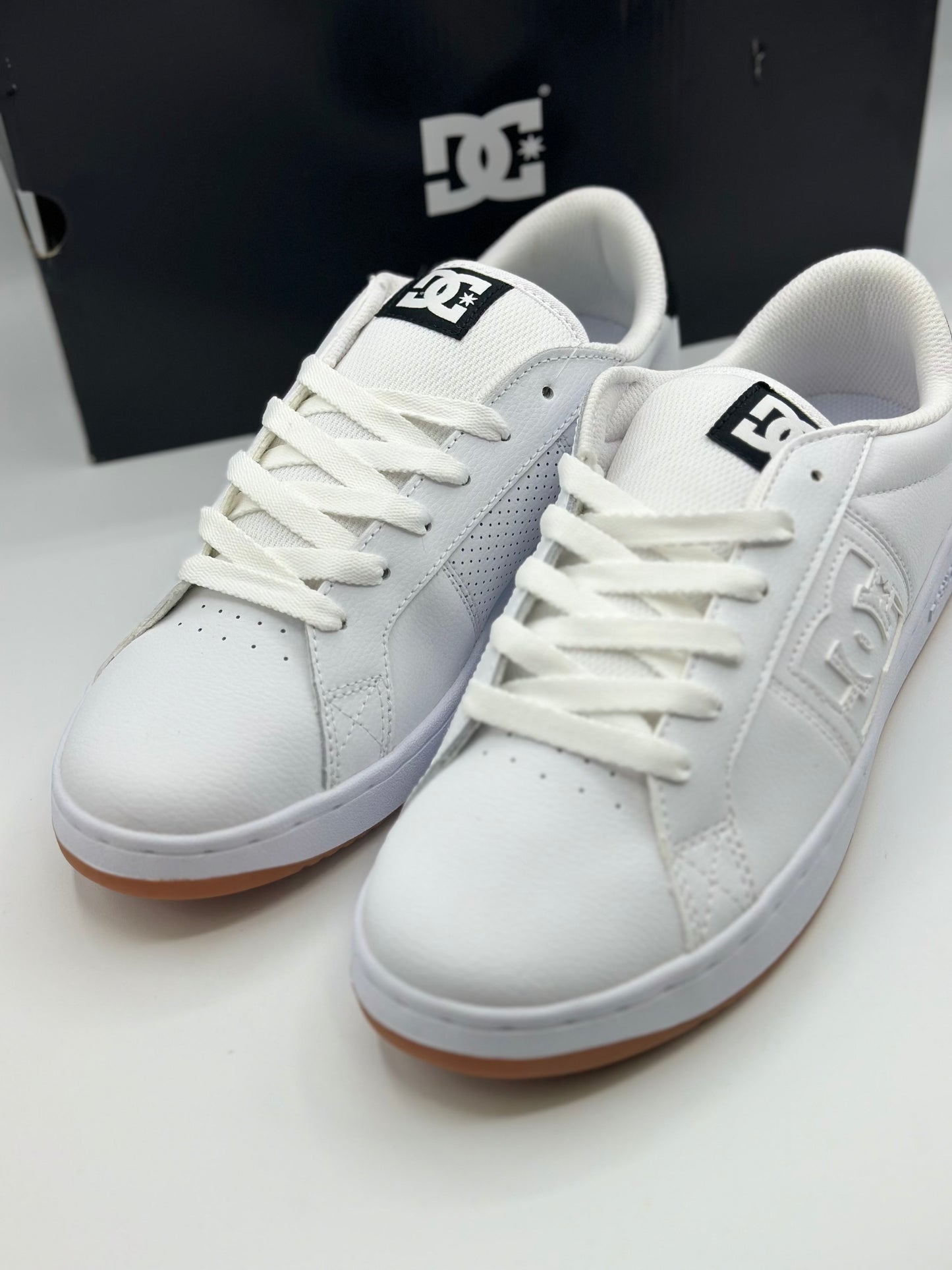 DC Shoes Striker-pour Homme Basket, Blanc, 44 EU