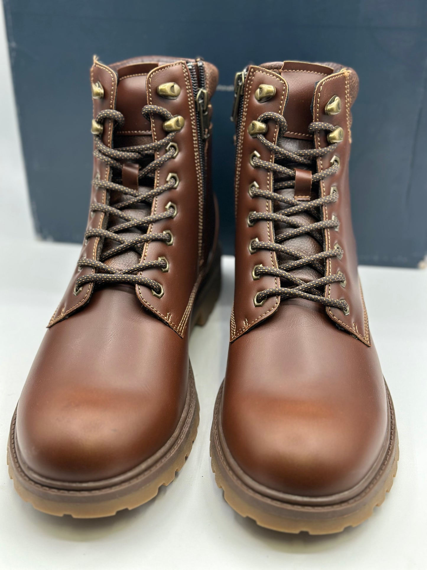 Boots crantées à lacets marron homme