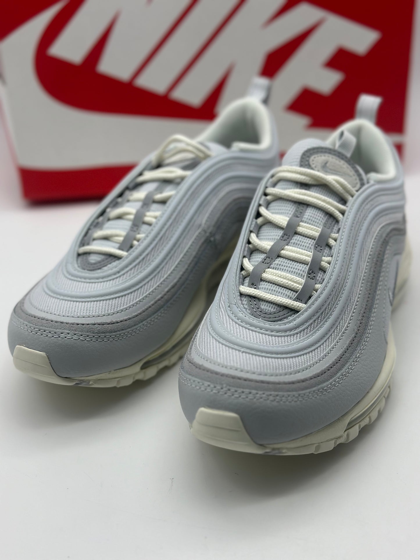 Nike Sportswear
AIR MAX 97 - Baskets basses neuves et authentique tailles. 42,5. Et 44