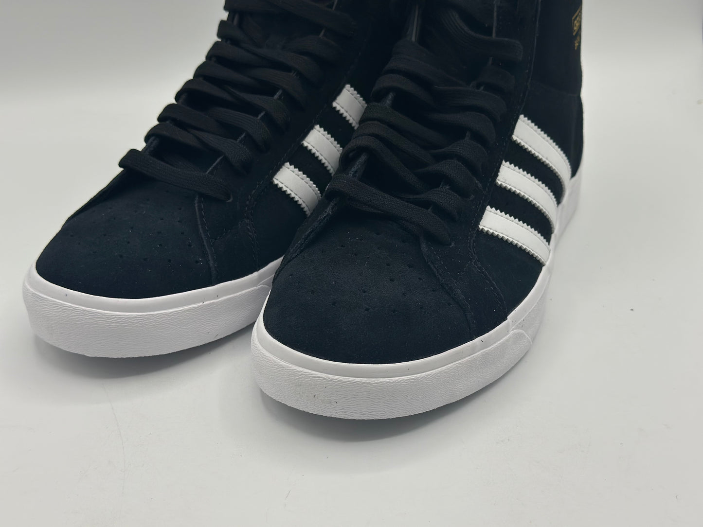 ADIDAS ORIGINALS
Baskets Montantes Profi Core Black Footwear White Gold Metal