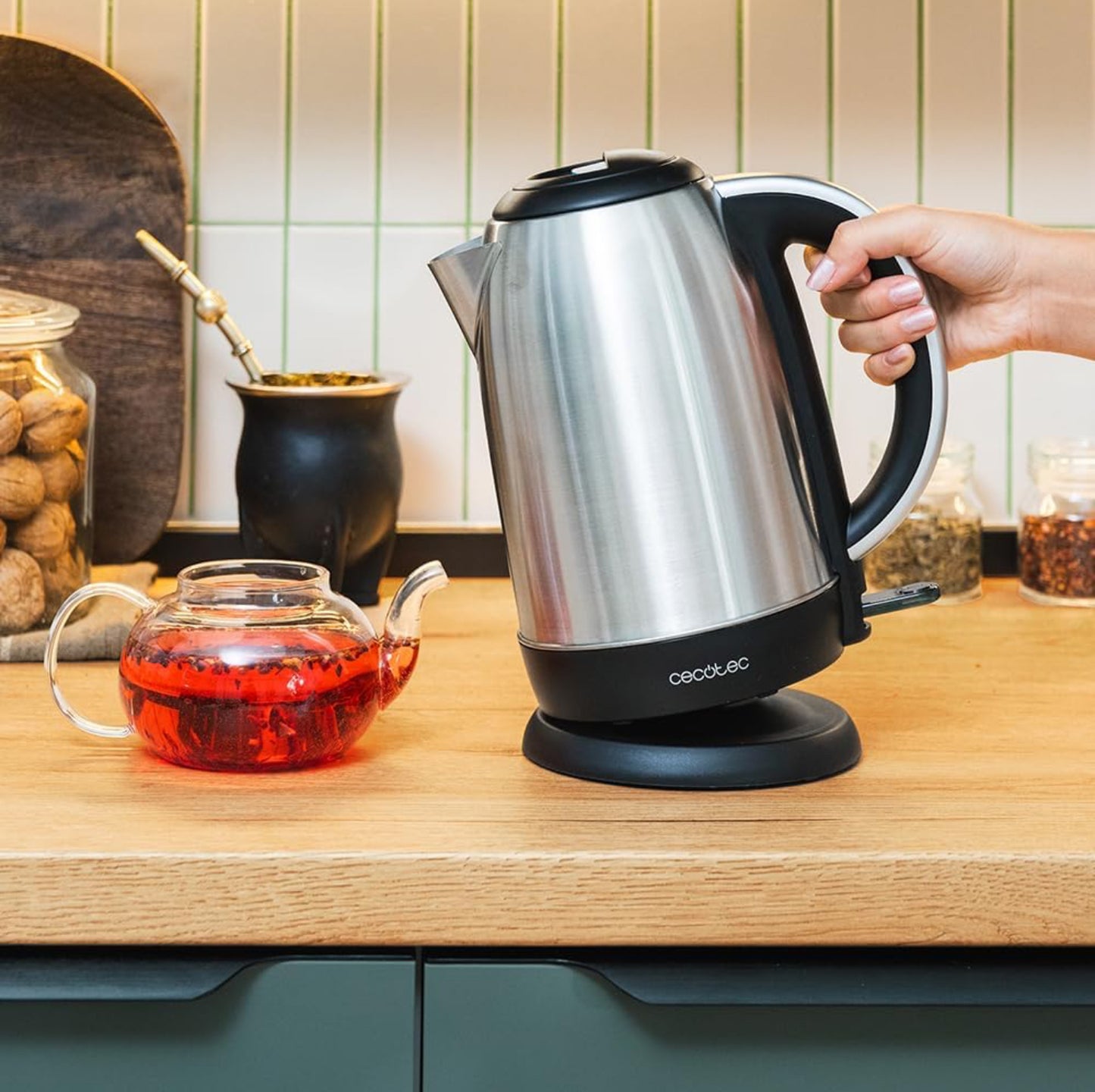Cecotec Bouilloire Électrique de 1,7L Thermosense 200 Steel. 2200W, Corps en Acier Inoxydable, Base Rotative à 360º, Indicateur Lumineux, Double Système de Protection.