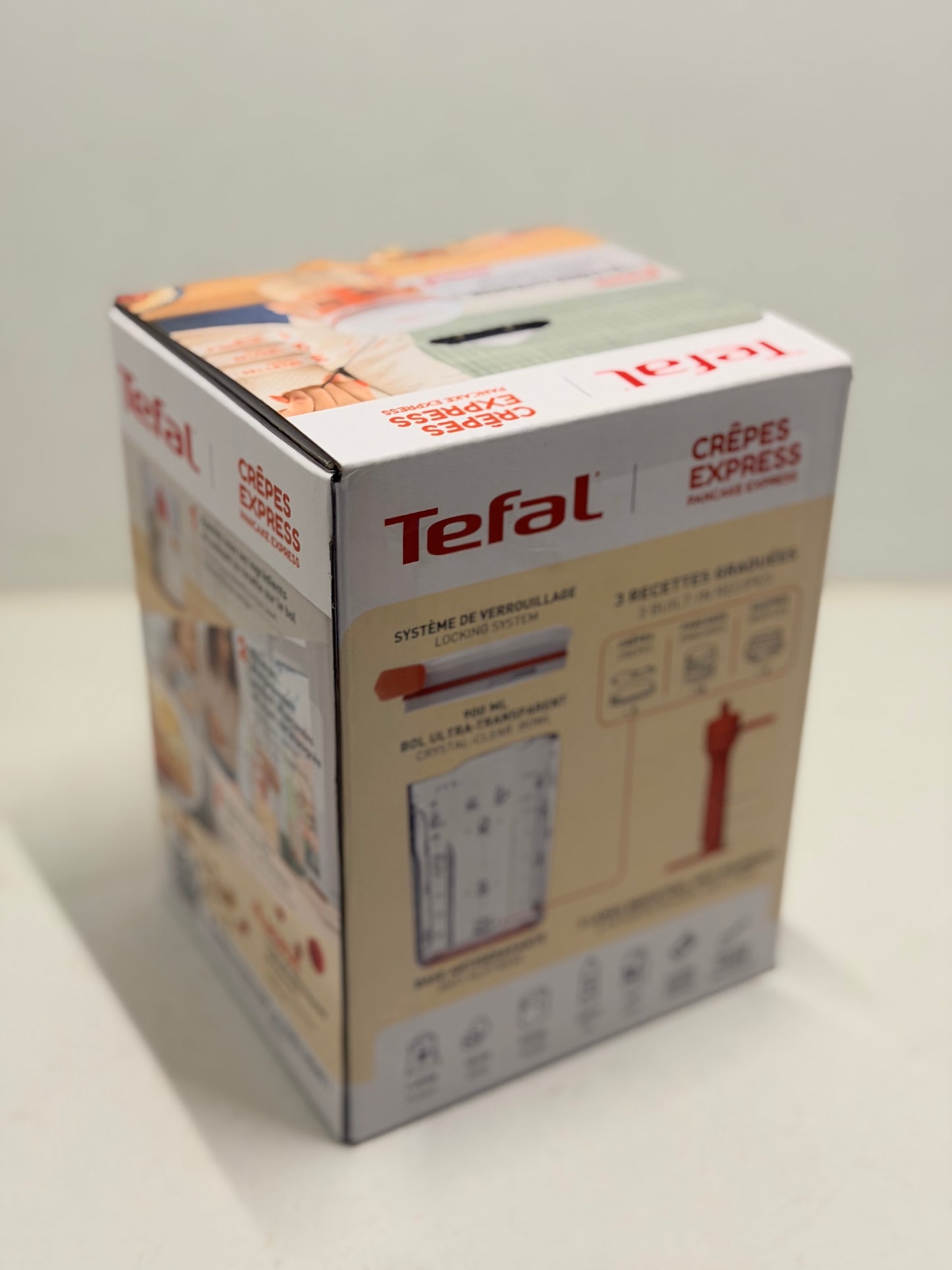 Tefal Crêpes Express Batteur intelligent, 900 ml, Gaufres Crêpes Pancakes en 2 minutes, Pâte sans grumeaux, Fait maison, Résultats parfaits, Facile à utiliser, 3 recettes graduées intégrées K1844404