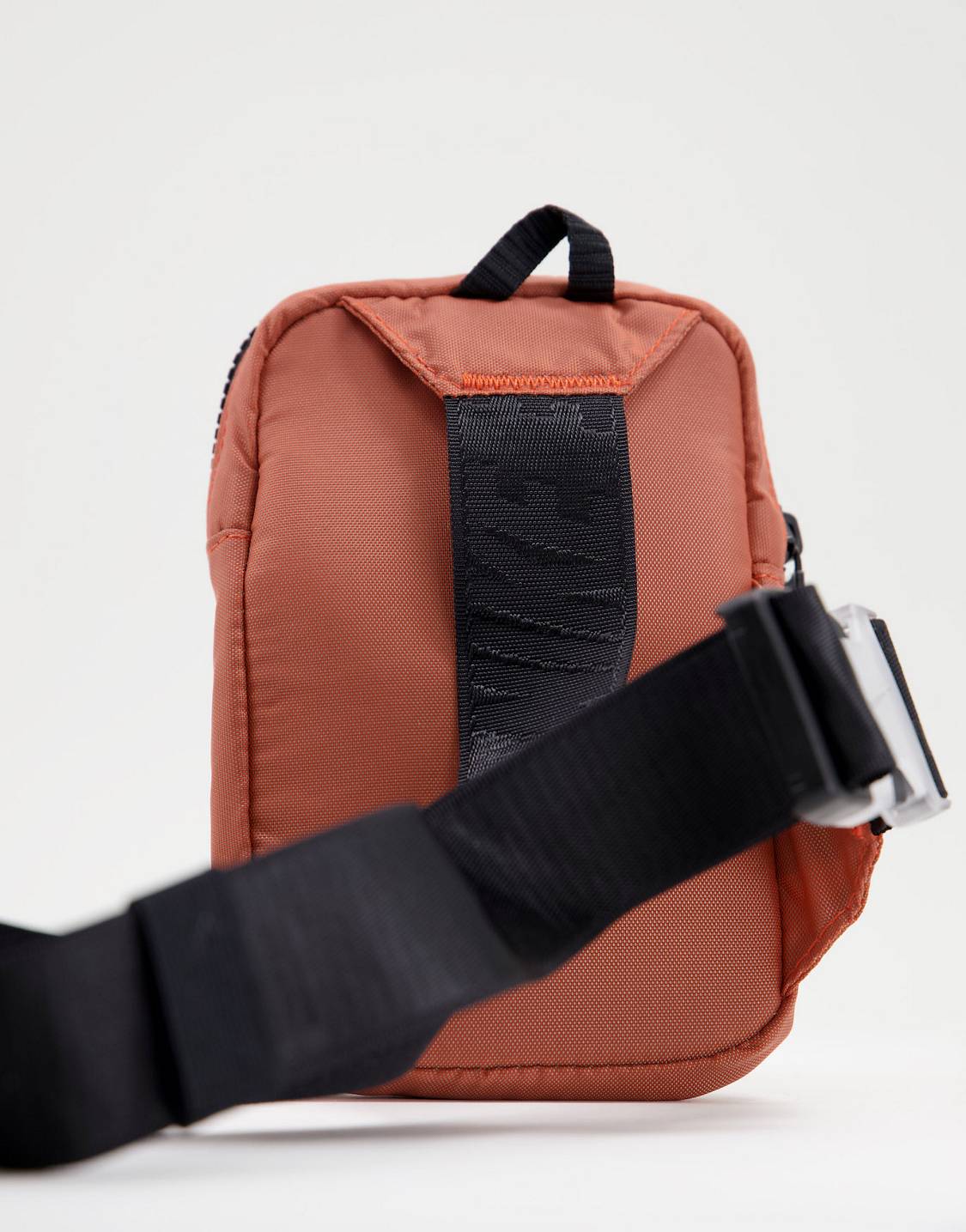 Nike - Essentials - Pochette bandoulière irisée - Orange