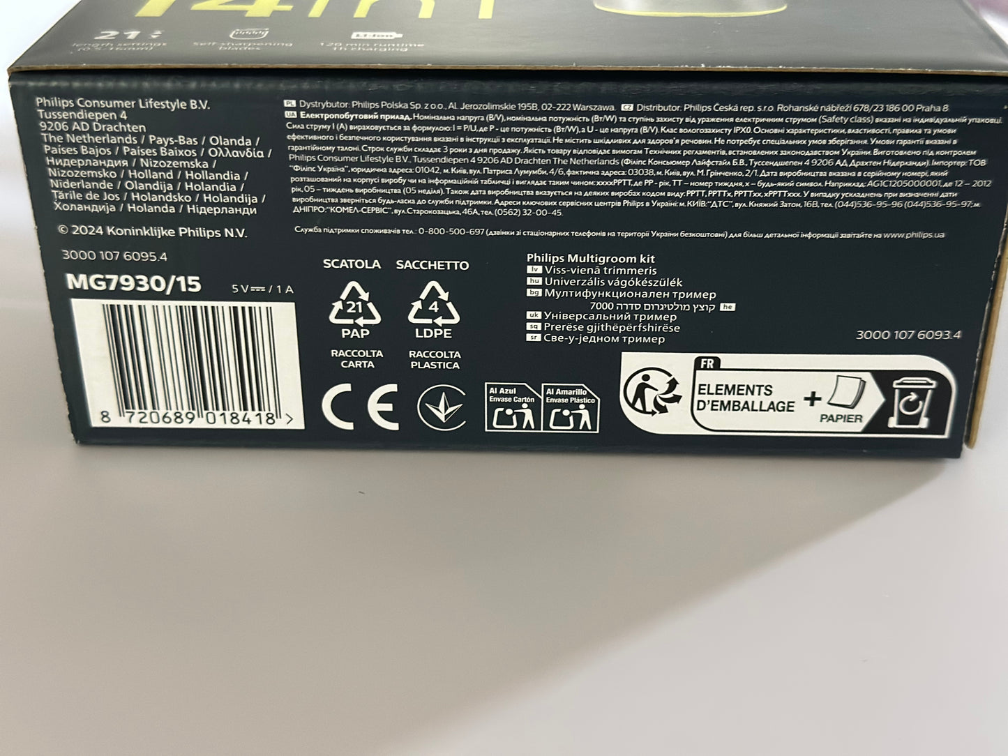 Philips Multigroom Series 7000 - Tondeuse tout-en-un équipée de 14 sabots pour le visage, la tête et le corps, et 21 hauteurs de coupe (de 0,5 à 16 mm) pour une précision ultime (modèle MG7930/15)