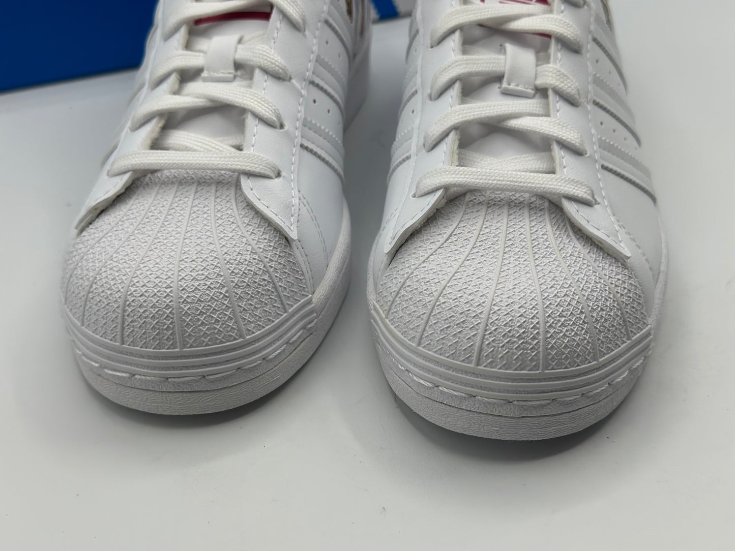 adidas
adidas Originals Superstar J « Blanc Rouge » FY2668