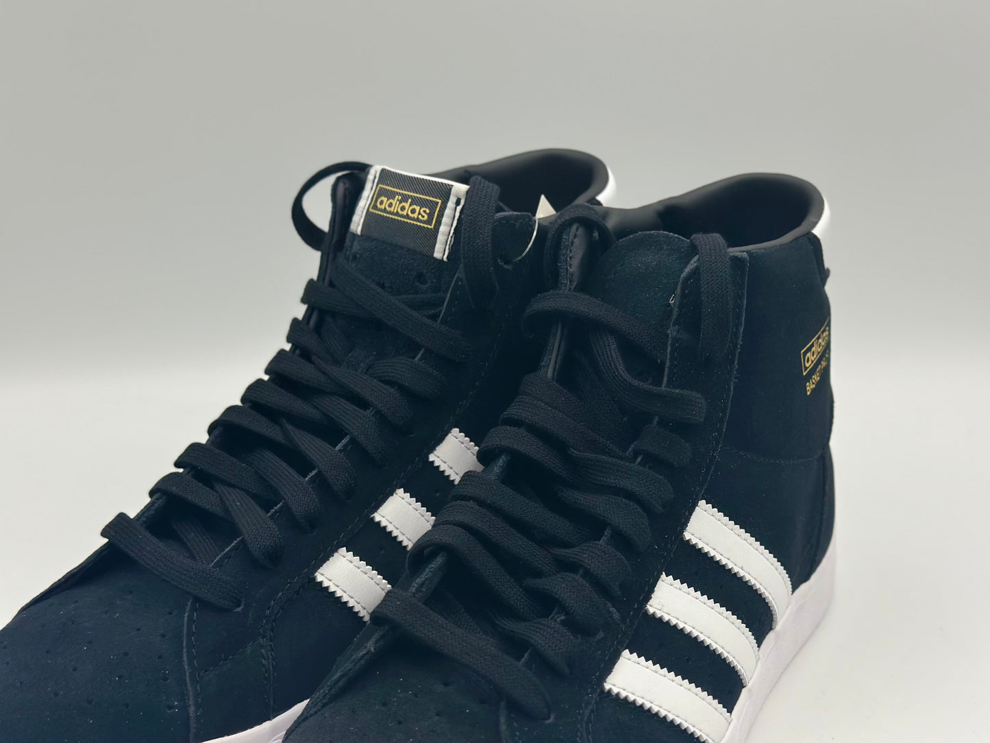 ADIDAS ORIGINALS
Baskets Montantes Profi Core Black Footwear White Gold Metal