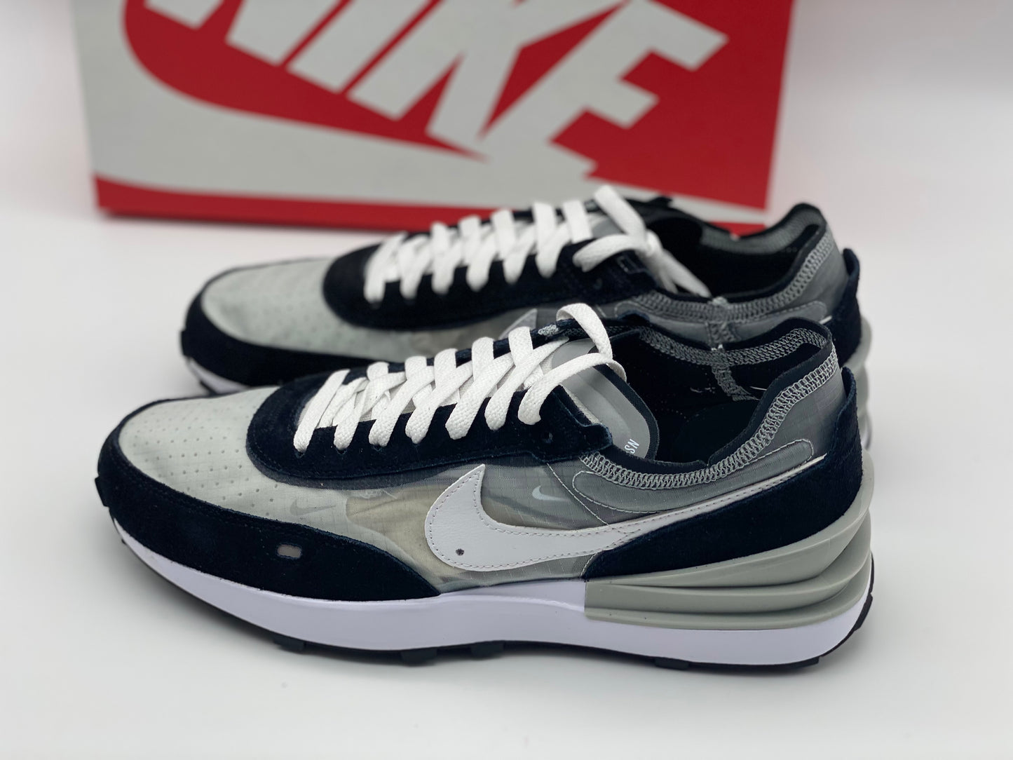 Nike Chaussure pour Homme neuves et authentique taille 42,5 et 43