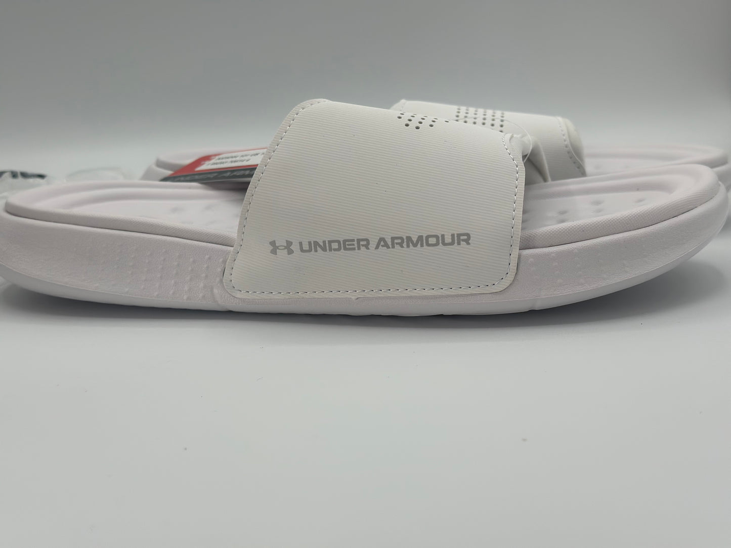 Sandales UNDER armour Chaussures / Claquettes & Sandales taille 4