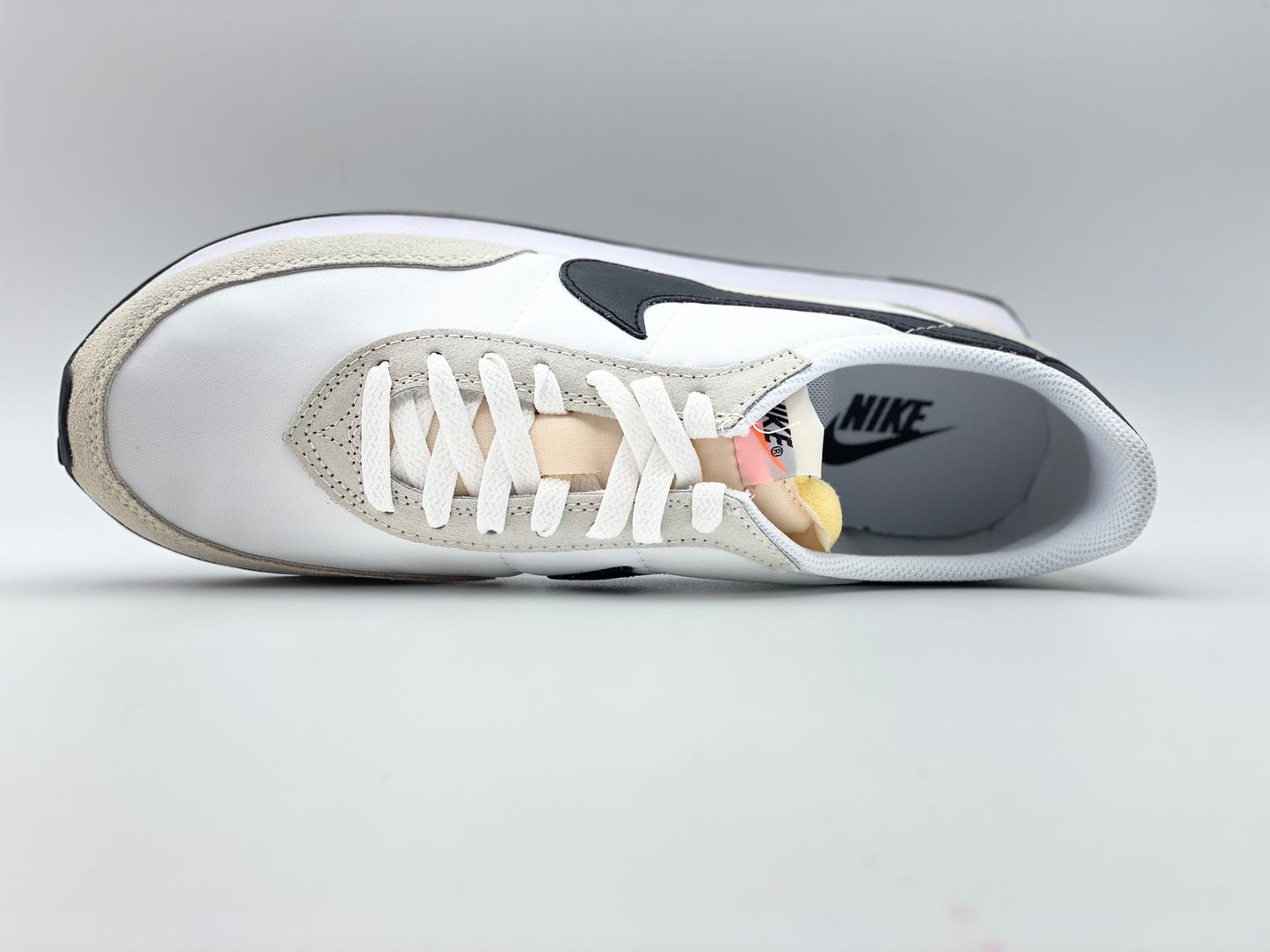 Nike Chaussure pour homme neuves et authentique taille 44