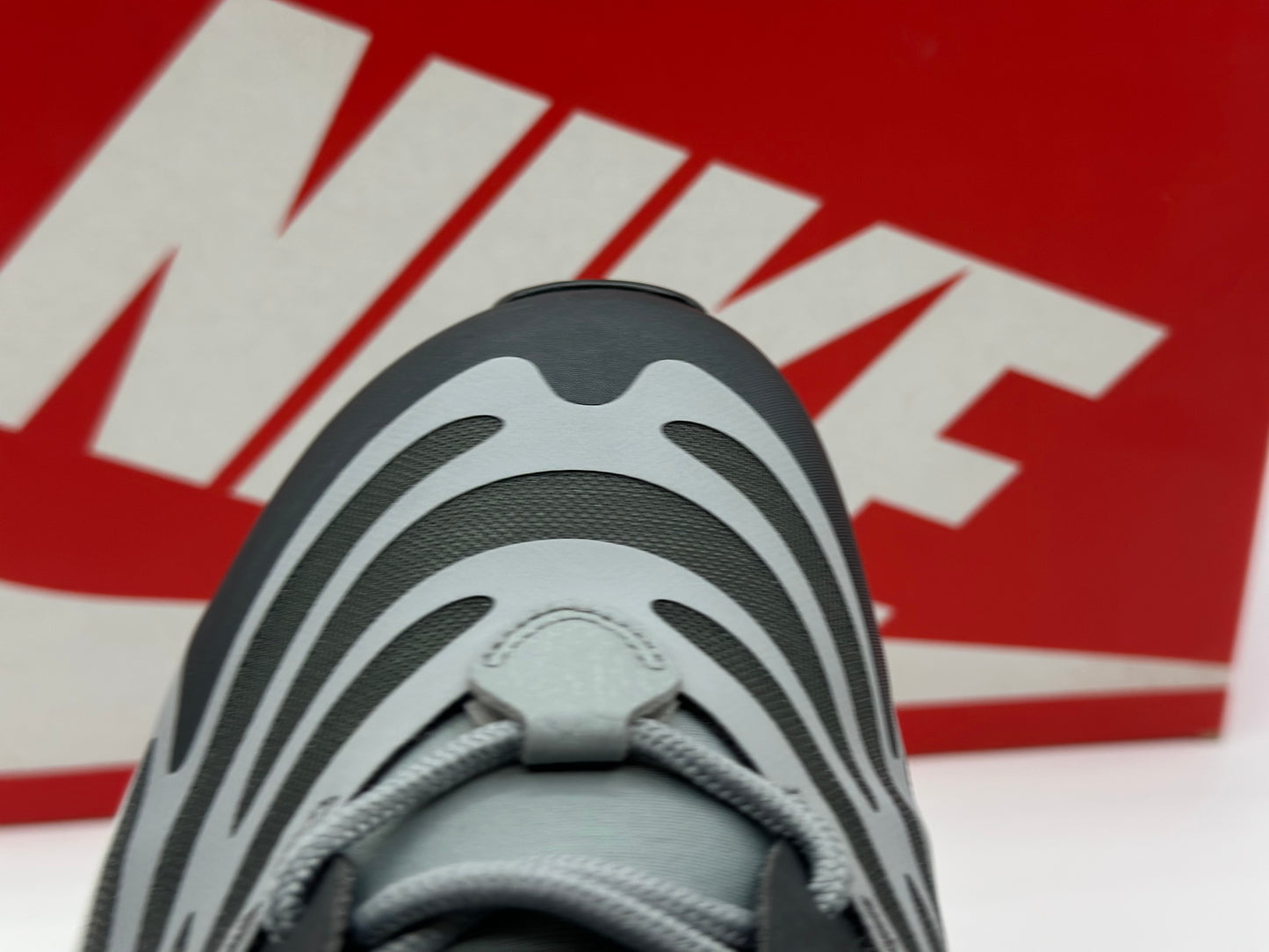 Chaussure de course Nike Air Max Exosense pour homme, blanc bleu rouge