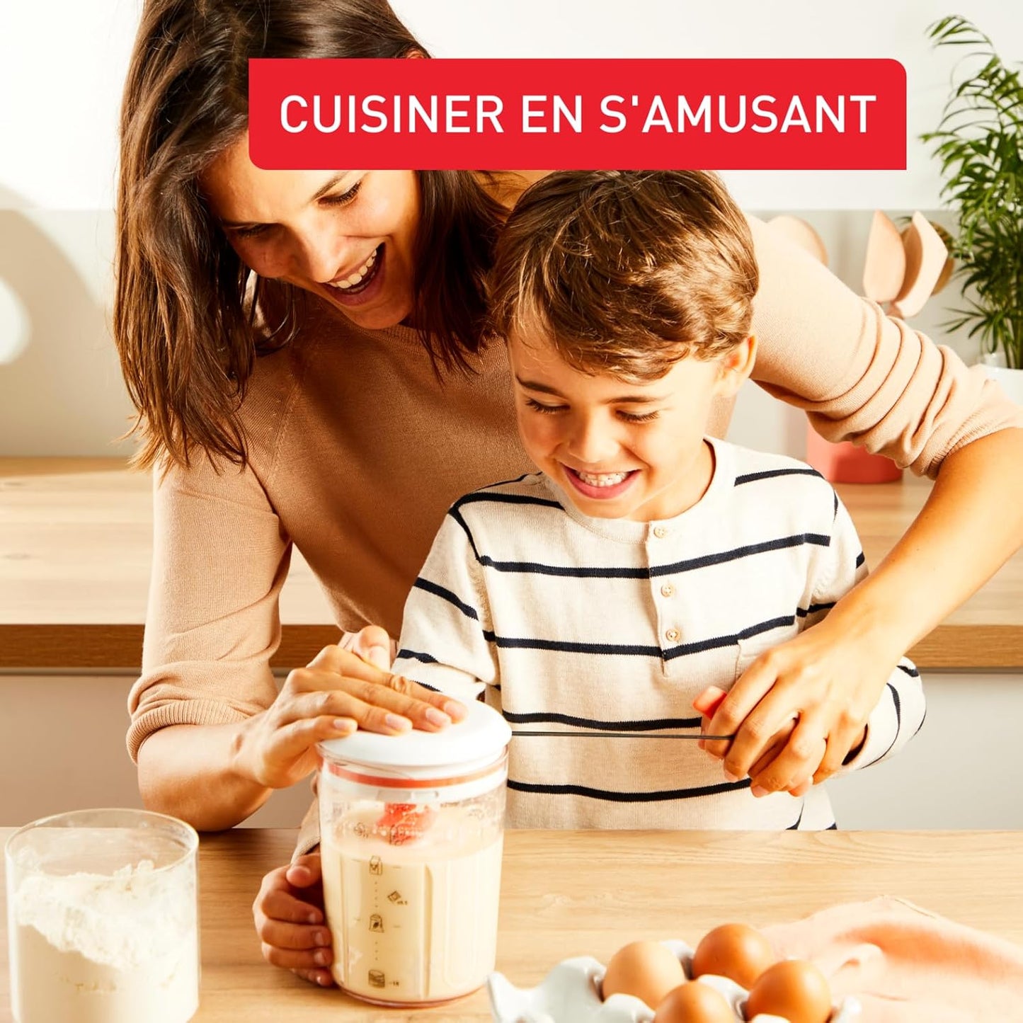 Tefal Crêpes Express Batteur intelligent, 900 ml, Gaufres Crêpes Pancakes en 2 minutes, Pâte sans grumeaux, Fait maison, Résultats parfaits, Facile à utiliser, 3 recettes graduées intégrées K1844404