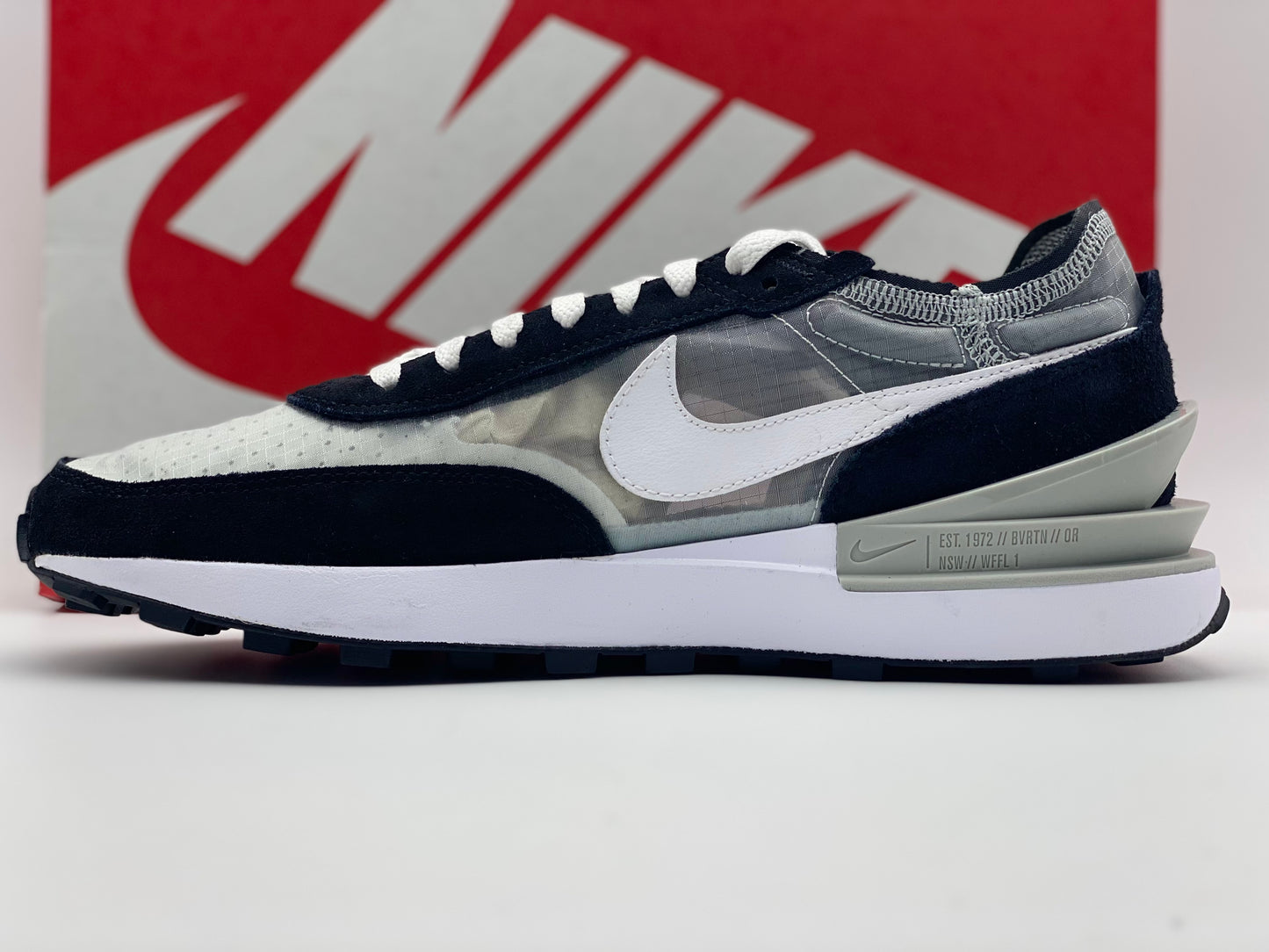 Nike Chaussure pour Homme neuves et authentique taille 42,5 et 43