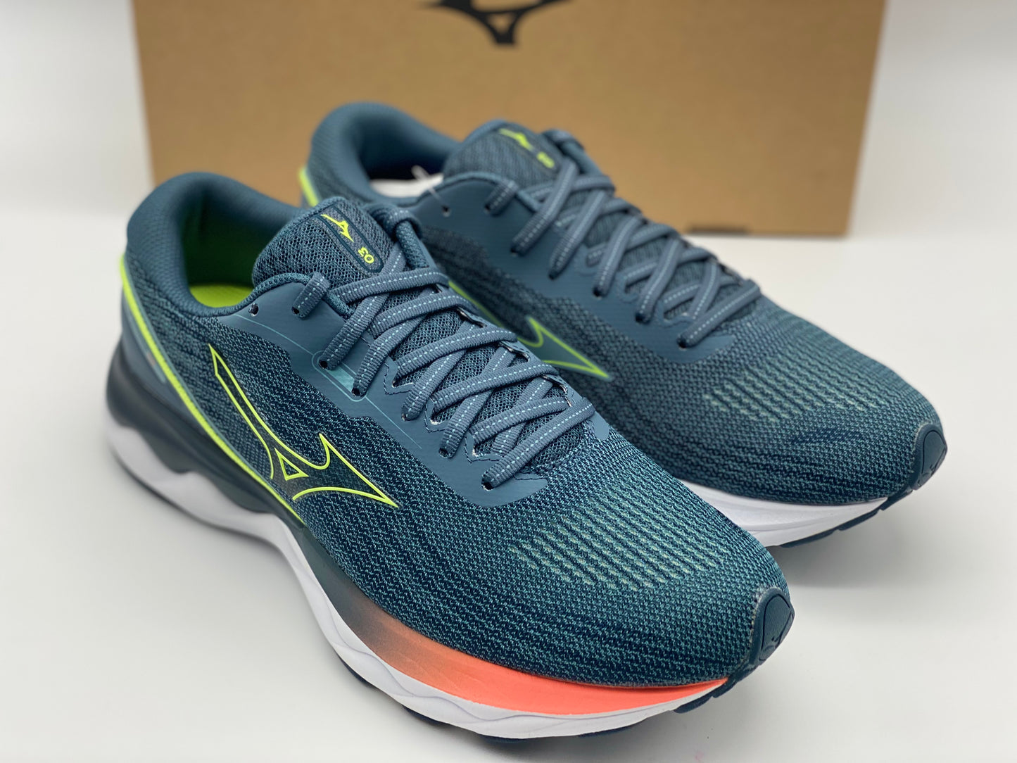 MIZUNO WAVE CHAUSSURES DE RUNNING -neuves et authentique taille 42