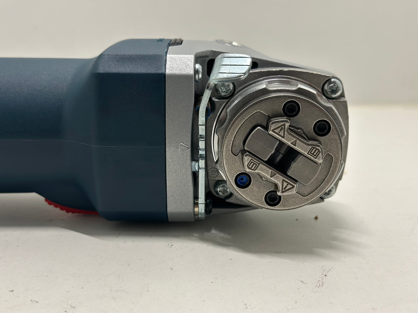 BOSCH professionnel
MEULEUSE Ø125 MM GWS 18V-8 BOSCH