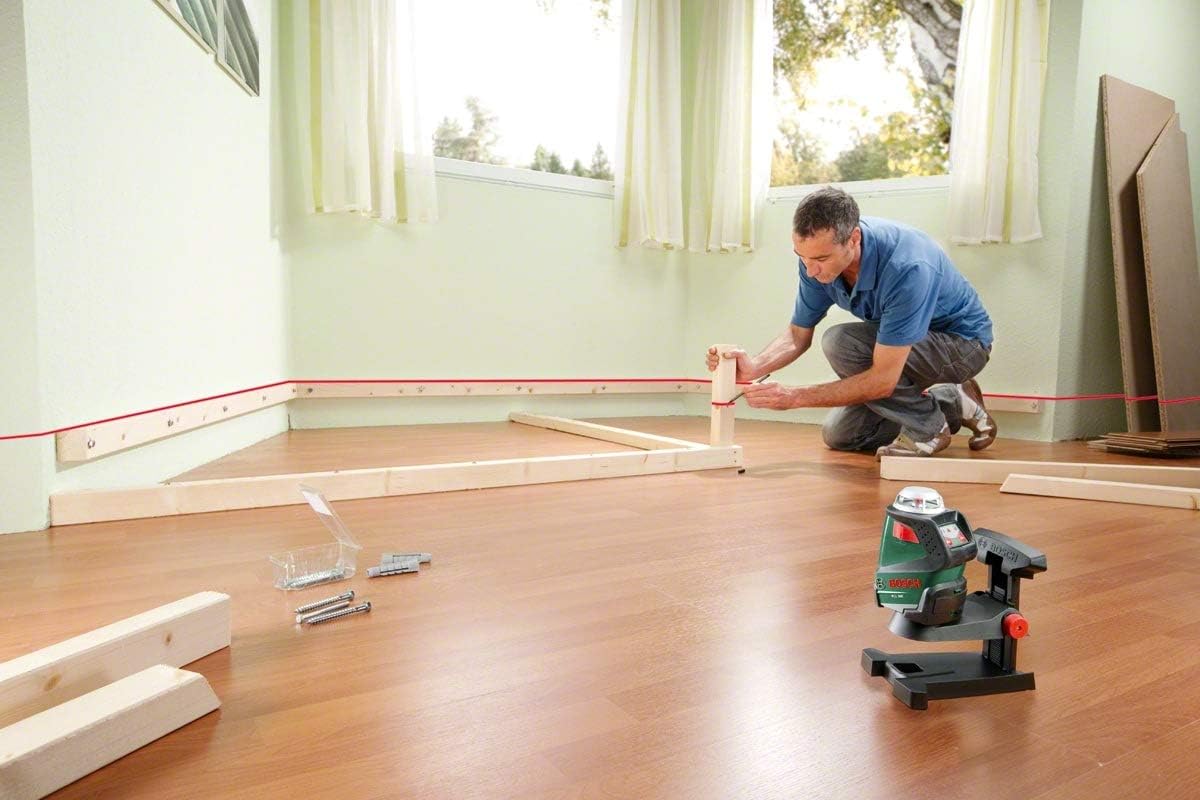 Bosch Home and Garden Laser à lignes croisées PLL 360 Set (trépied, support, 4x piles AA, cendres de protection, zone de travail 20 m, précision de mesure ± 0,4 mm/m), 603663001, noir, vert