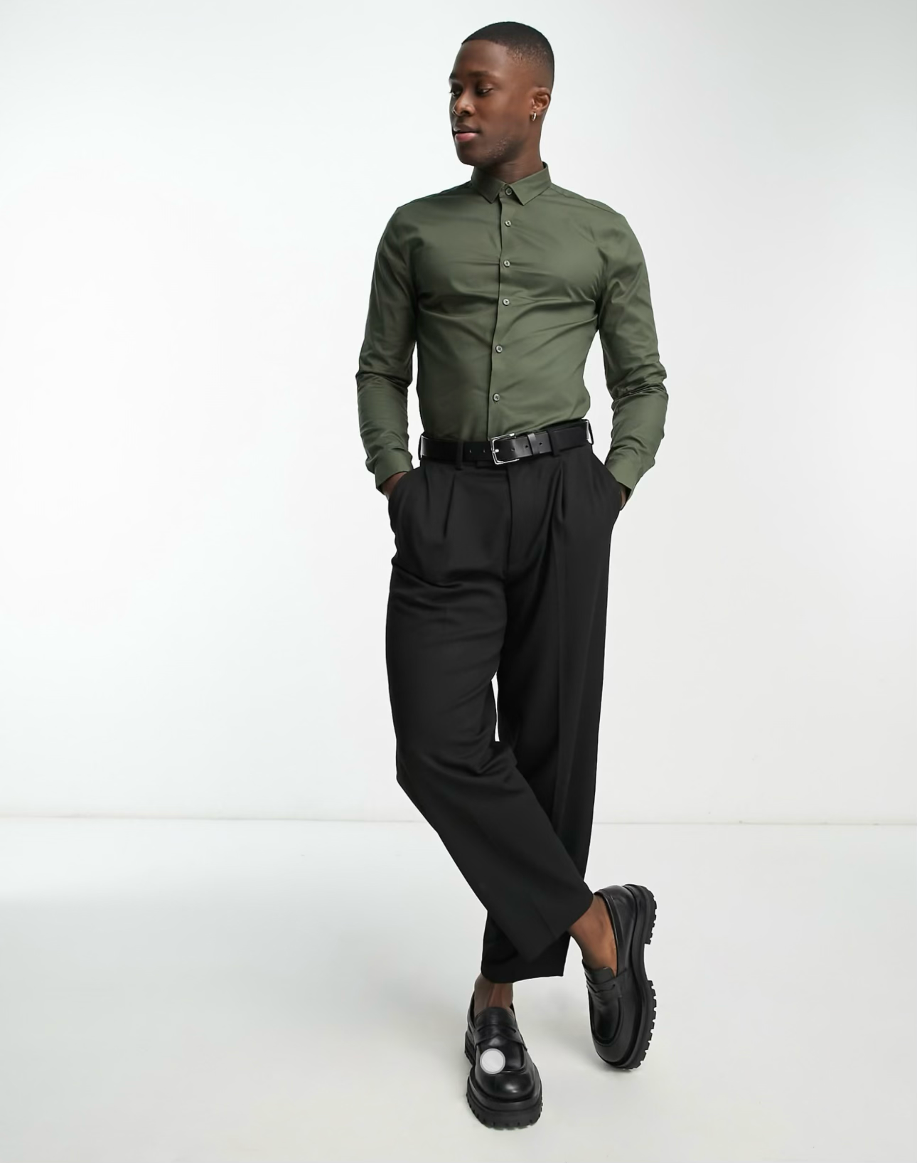 New Look - Chemise moulante manches longues en popeline - Kaki