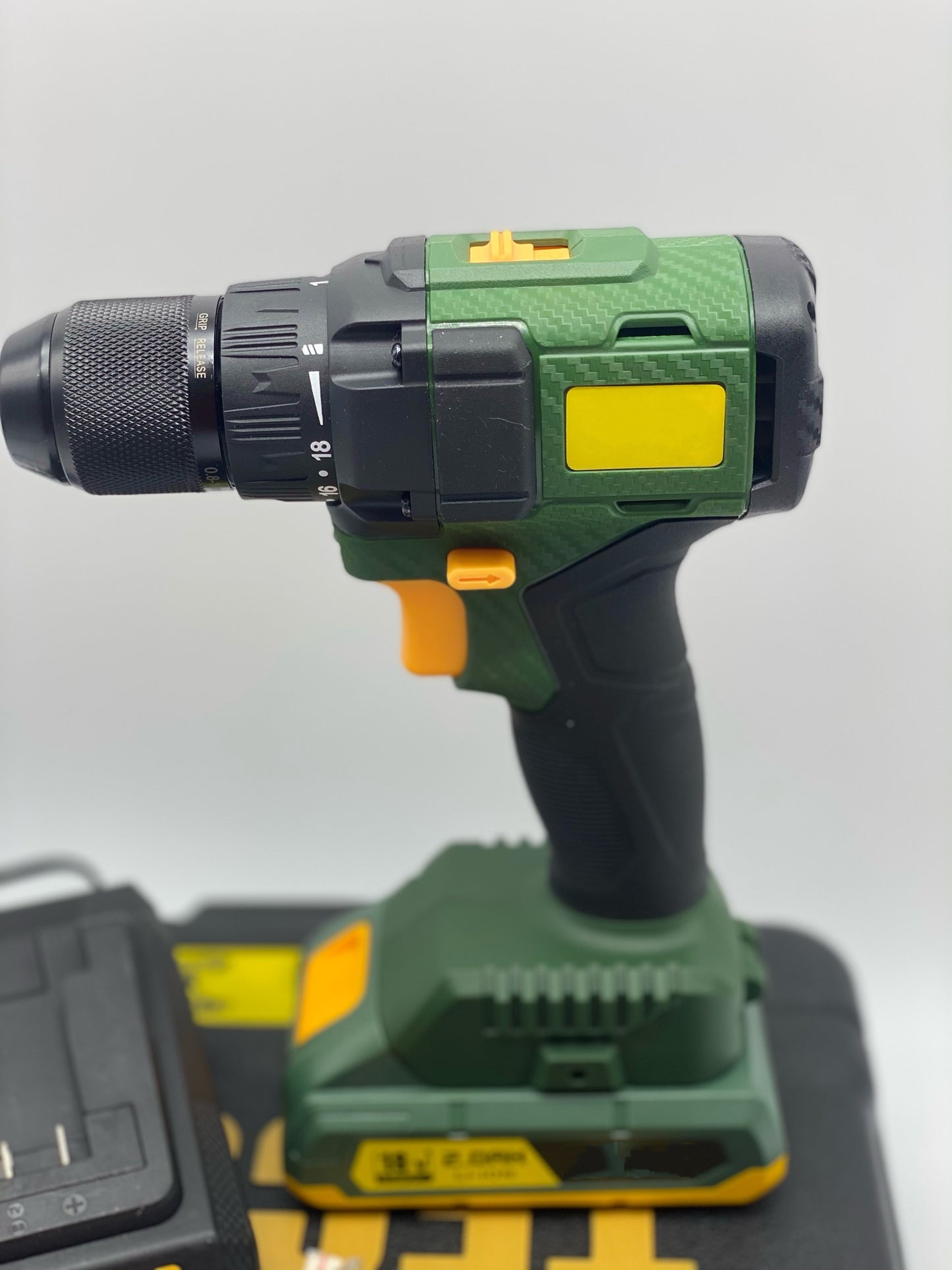 TECCPO Perceuse Visseuse sans Fil Brushless, 45Nm, Chargeur Rapide, 1 Batterie 2000mAh, 2 vitesses