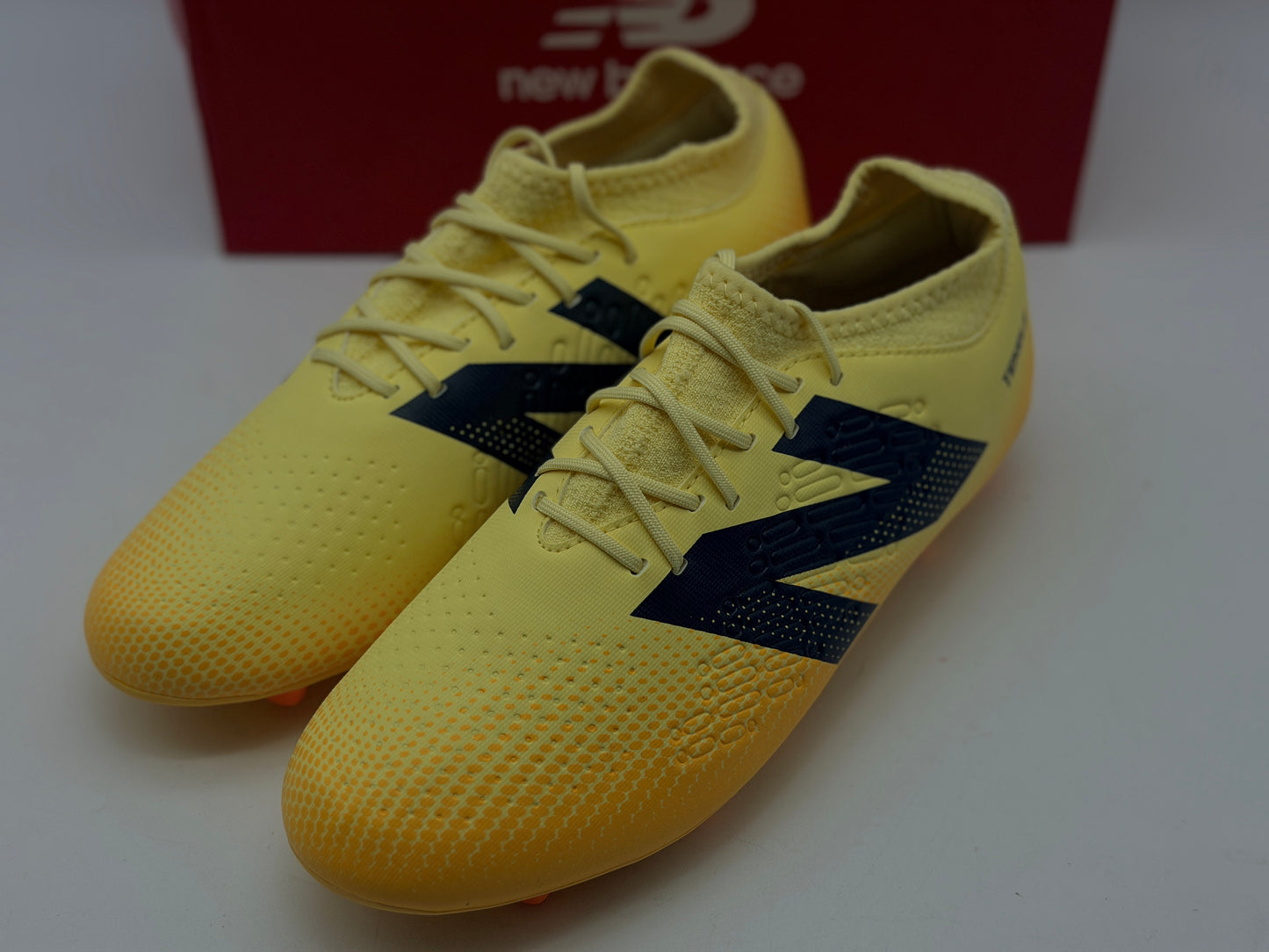 Crampons new balance TEKELA MAGIQUE FG V4+ chaussures