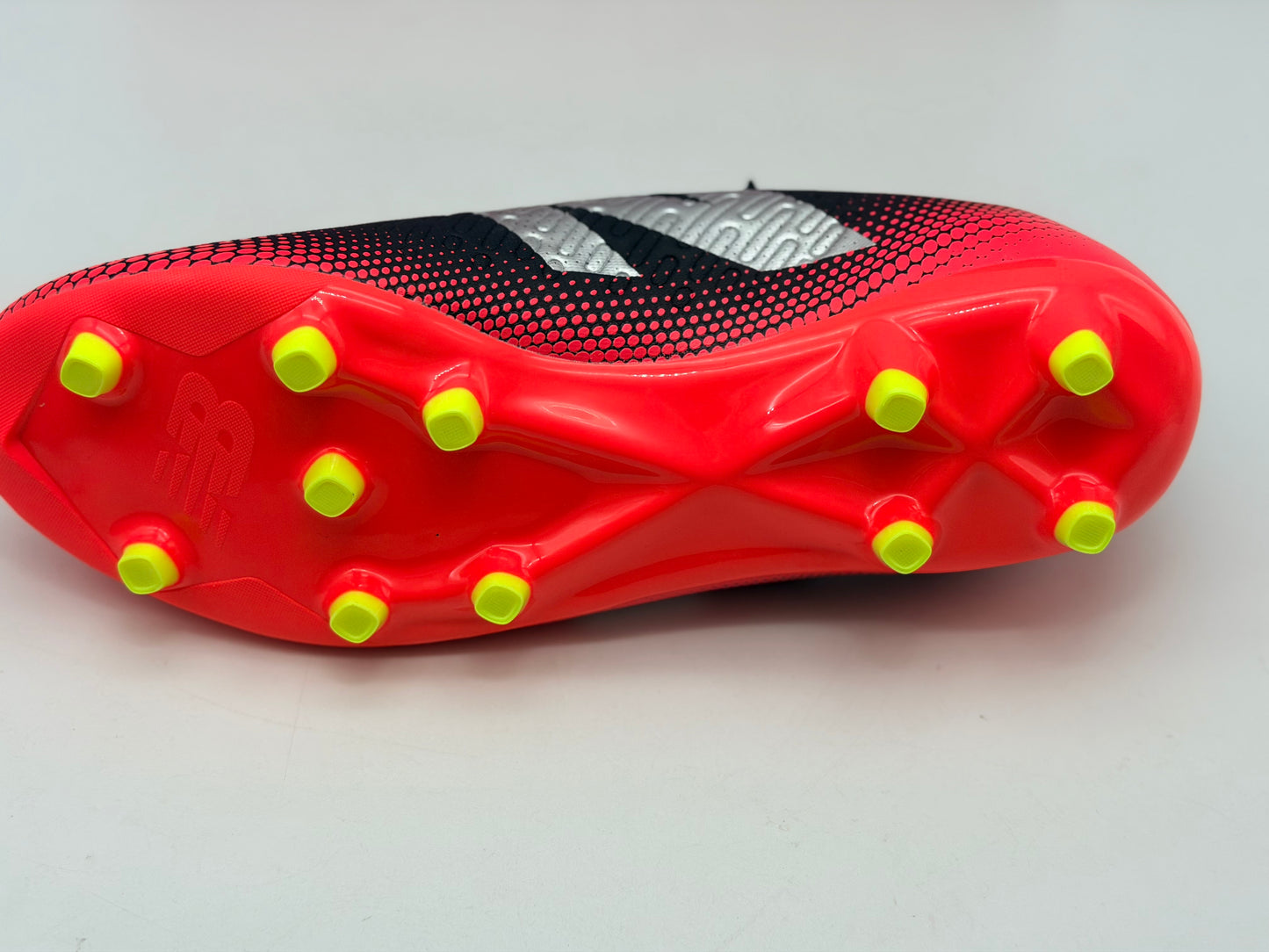 Crampons new balance TEKELA MAGIQUE FG V4+ chaussures