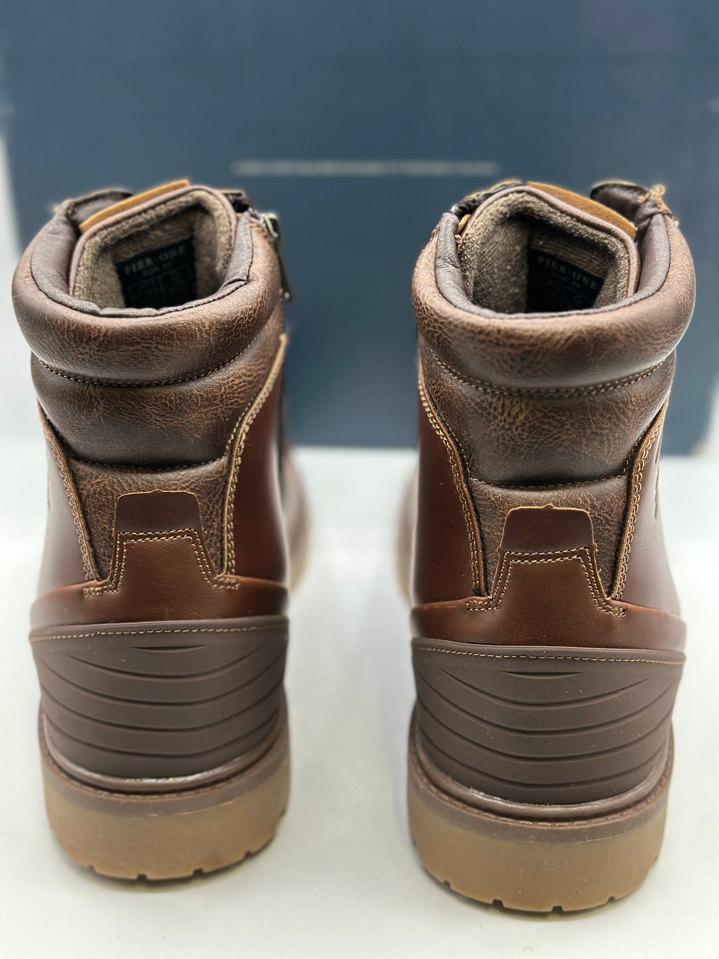 Boots crantées à lacets marron homme