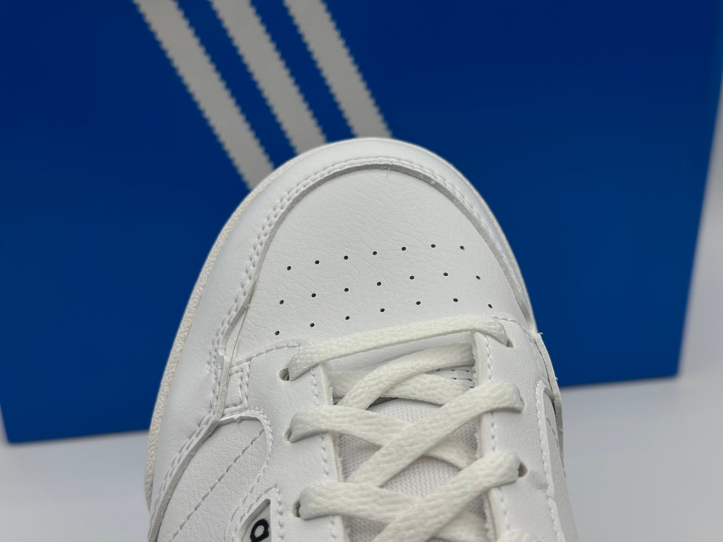 Femmes • Originals

CHAUSSURE CONTINENTAL 80