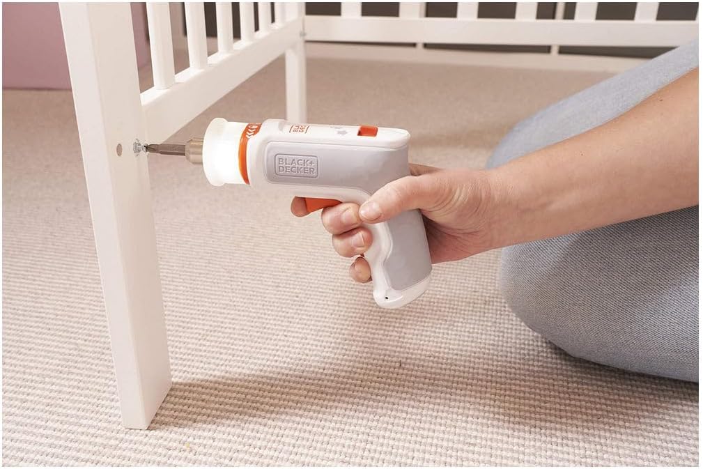 BLACK+DECKER Tournevis Electrique Universel HEXDRIVER - Visseuse Sans Fil 5,5 Nm Compatible avec Vis, Douilles et Clés Allen - Fonction Vissage/Dévissage - Spécial Meubles en Kit