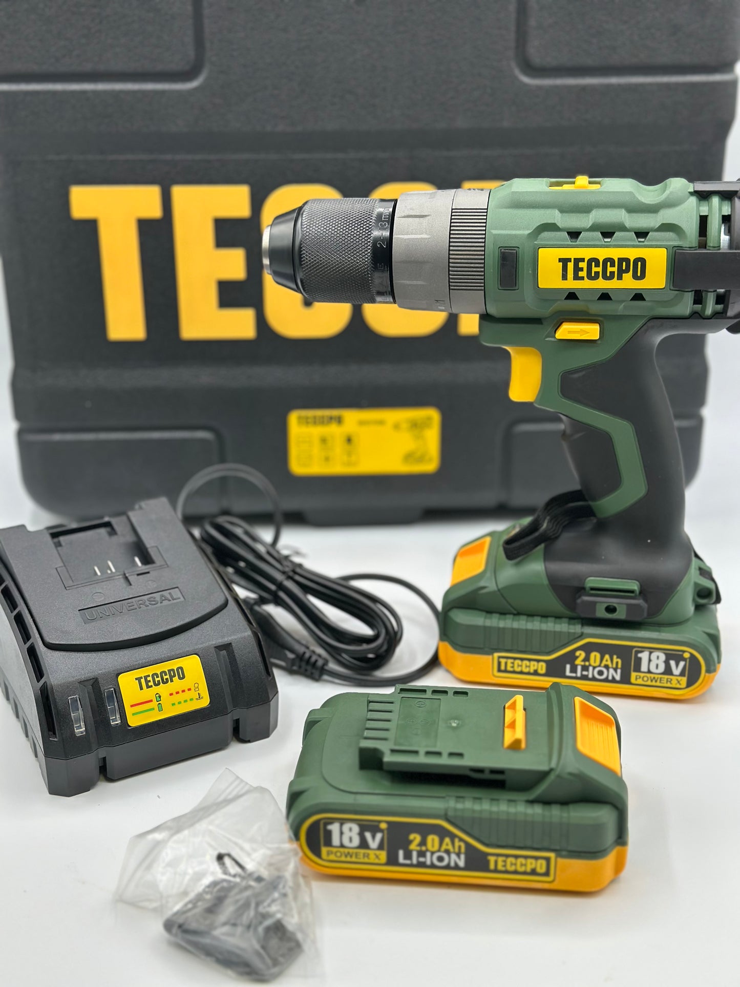 Visseuse sans fil TECCPO 18 V, 45 Nm, 2 batteries 2000 mAh et 105 accessoires, chargeur rapide, 21 + 3 niveaux de couple, 2 vitesses, mallette à outils portable - BHD700B