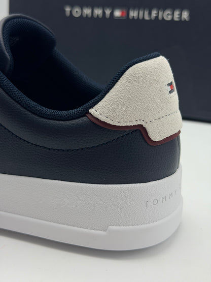 Tommy Hilfiger Baskets Homme Détail Essential en Cuir, Noir (Black/Black), 43