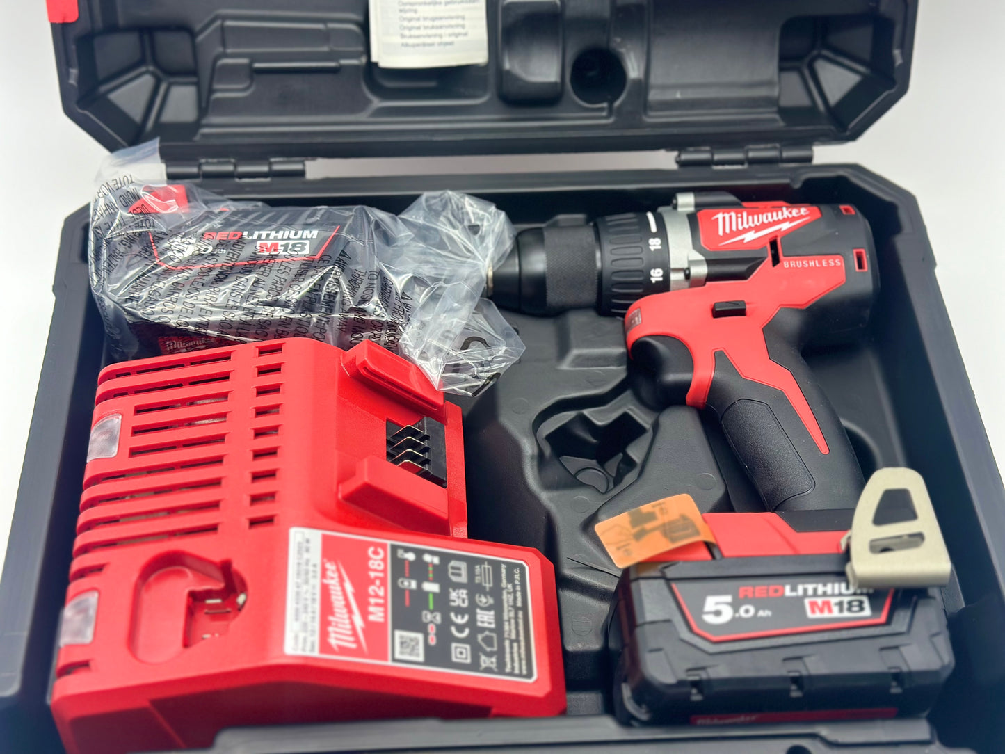 milwaukee M18 CBLDD 502c Perceuse visseuse compacte BRUSHLESS 5.0ah X2 + Coffret