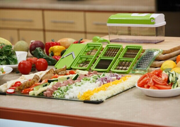 Hachoir "Pro-Chef 12" – Coupe-Légumes Multifonctionnel 12-en-1 & Mandoline de Précision