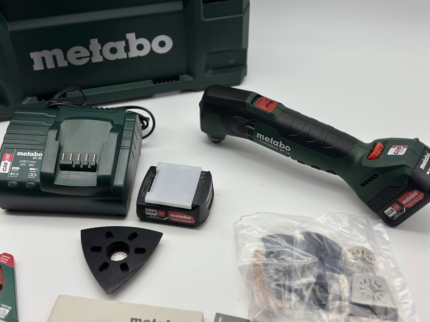 Metabo PowerMaxx MT 12 Outil multifonctions avec batterie LiPOWER 12 V (2 x 2 Ah)