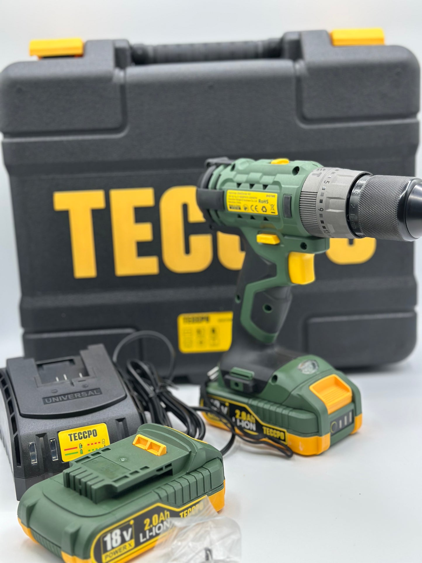 Visseuse sans fil TECCPO 18 V, 45 Nm, 2 batteries 2000 mAh et 105 accessoires, chargeur rapide, 21 + 3 niveaux de couple, 2 vitesses, mallette à outils portable - BHD700B