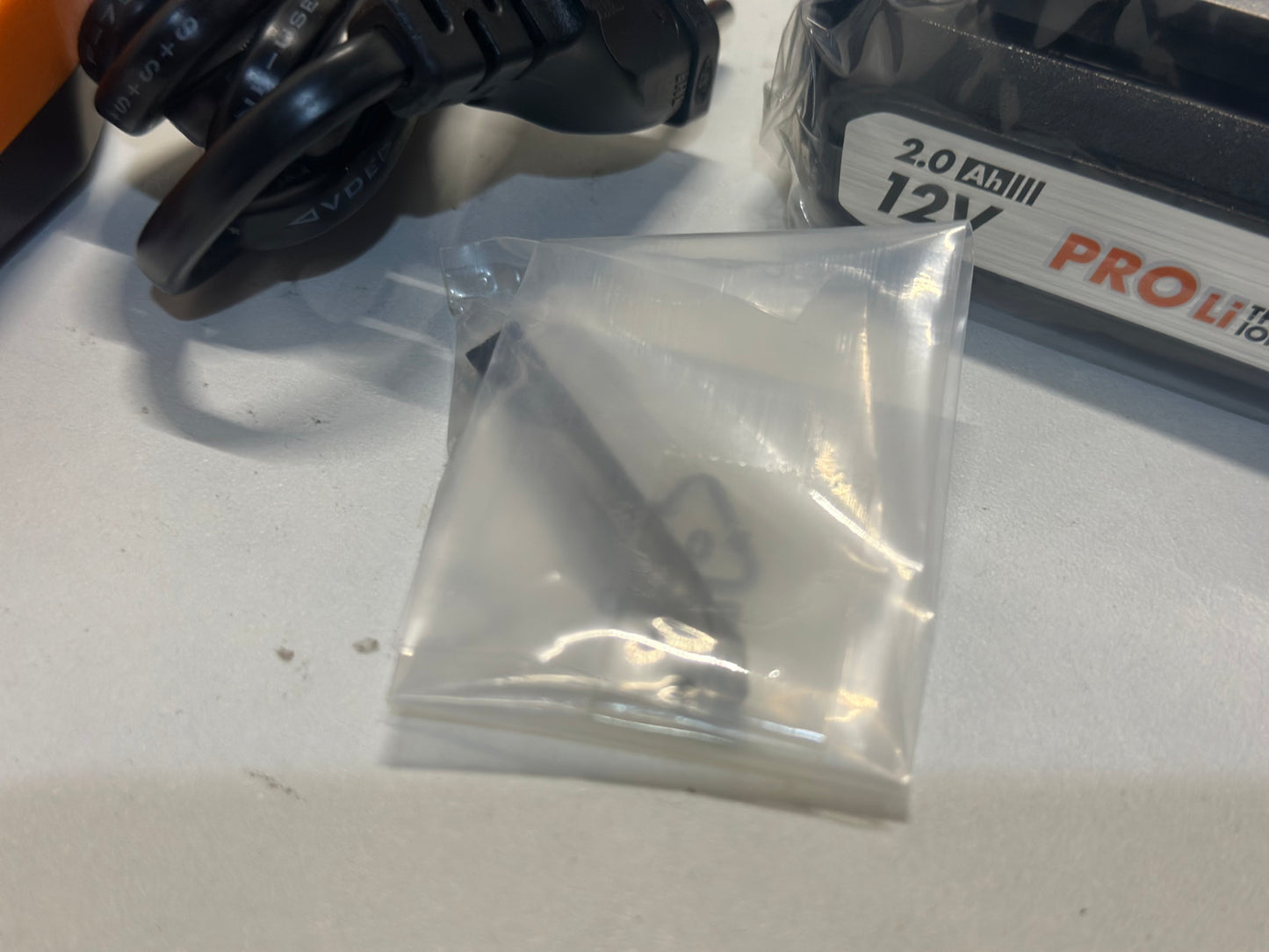 Perceuse à percussion AEG 12V tradesman Gen III BSB12G3LI-202C - 2 batterie 2,0Ah - 1 chargeur